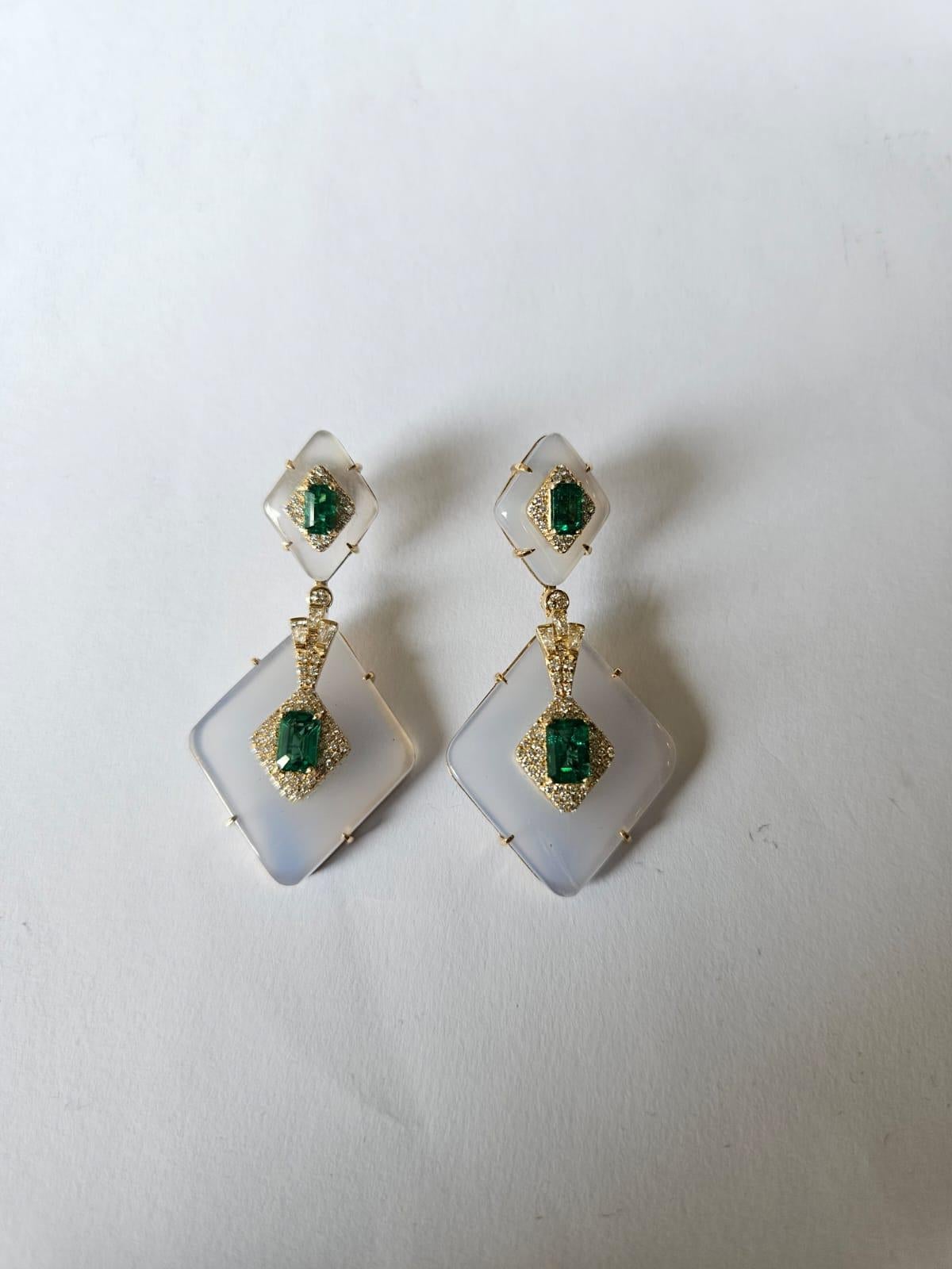 Women's or Men's Set in 18K Gold, Art Deco style, Emerald, Rock Crystal & Diamond Dangle Earrings For Sale