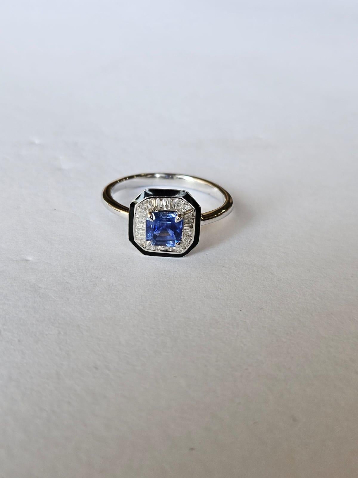 Set in 18K Gold, Blue Sapphires, Black Enamel & tapered Diamonds Engagement Ring In New Condition For Sale In Hong Kong, HK