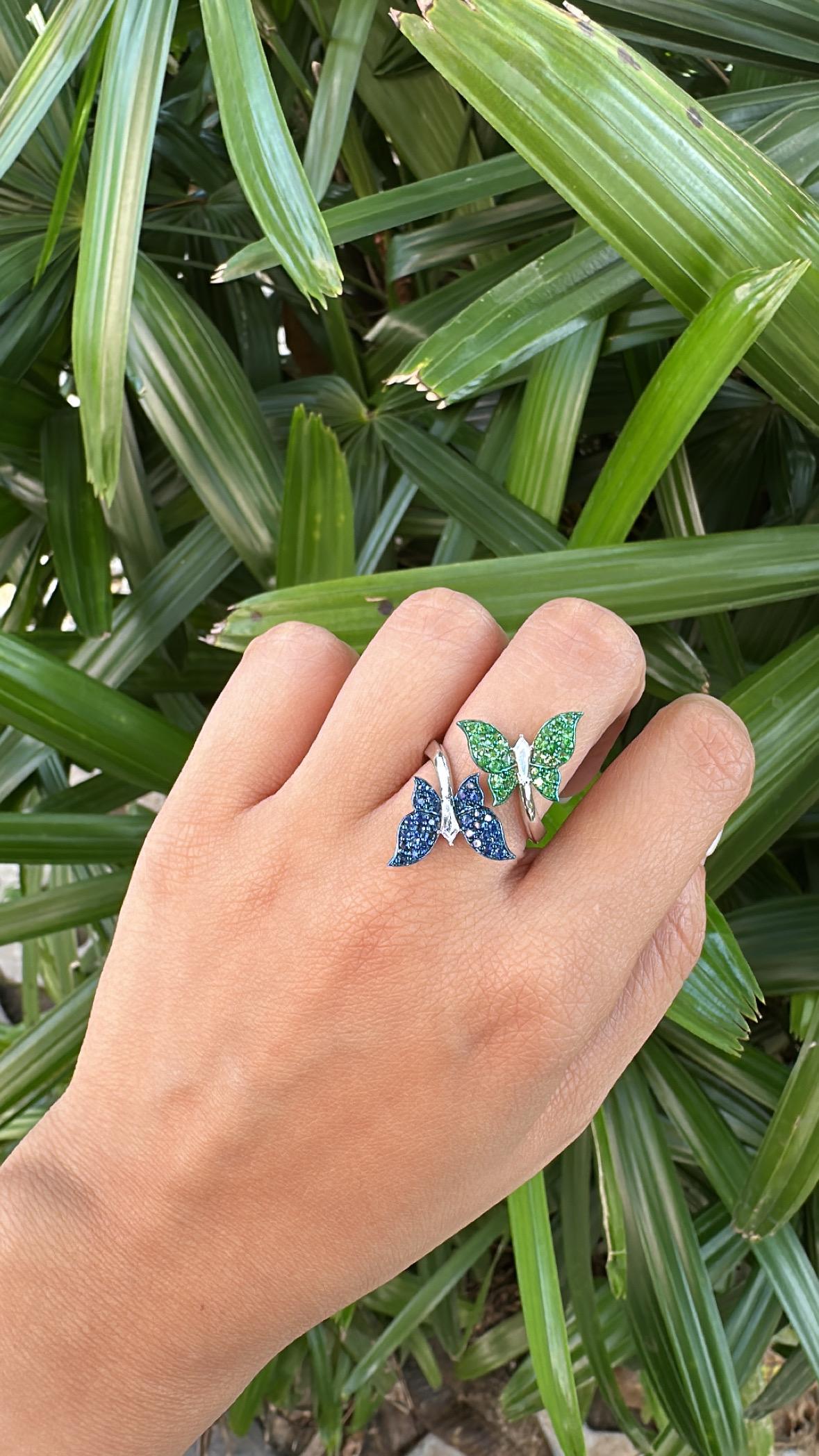 Cluster-Cocktailring mit blauen Saphiren, Tsavoriten und Diamanten, gefasst in 18 Karat Gold im Angebot 3