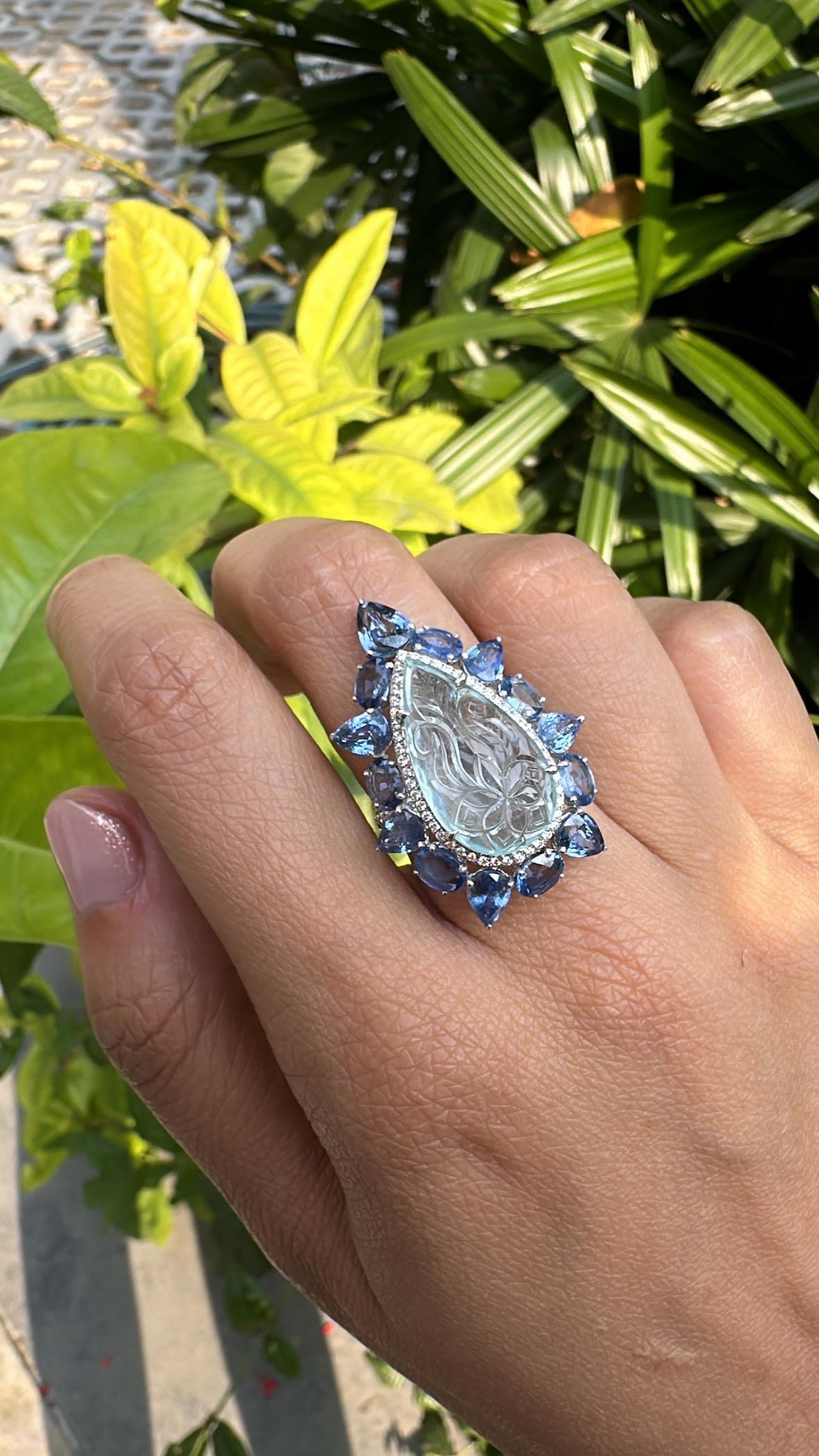 Set in 18K Gold, carved Aquamarine, Blue Sapphires & Diamonds Cocktail Ring For Sale 3