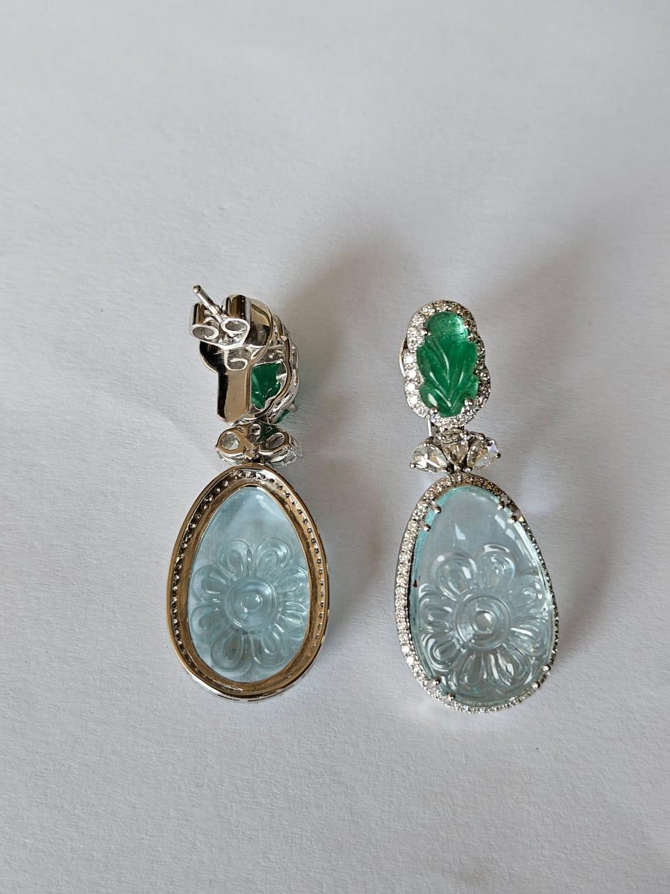 Pendientes colgantes de oro de 18 quilates, aguamarina tallada, esmeralda y diamantes talla rosa Moderno en venta