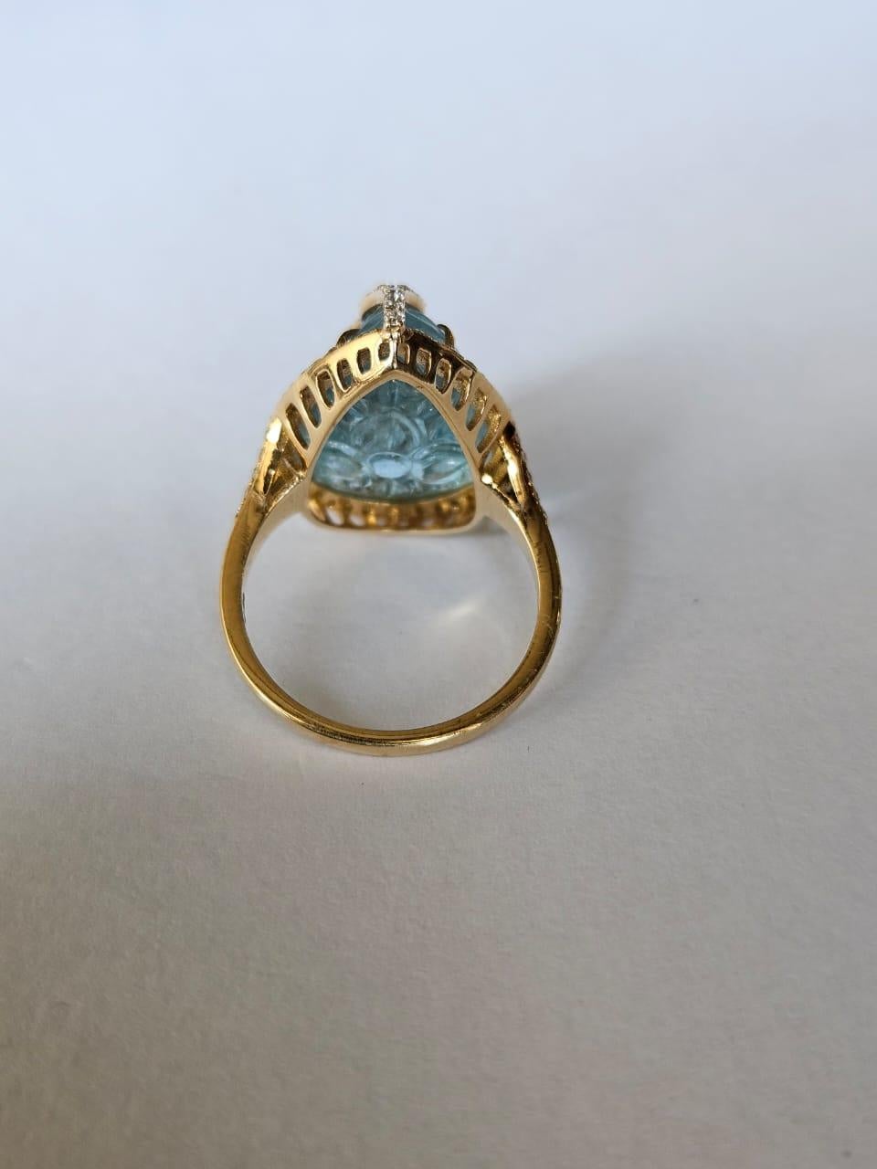 Art Deco Set in 18K Gold, carved Aquamarine & Rose Cut Diamonds Cocktail Engagement Ring For Sale