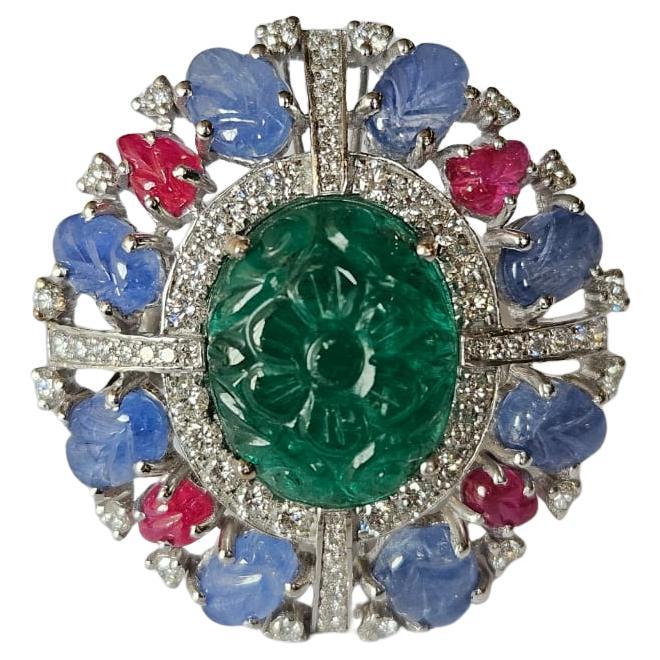 Engastado en Oro de 18K, Esmeralda tallada, Zafiros Azules, Rubíes y Diamantes Anillo de Cóctel