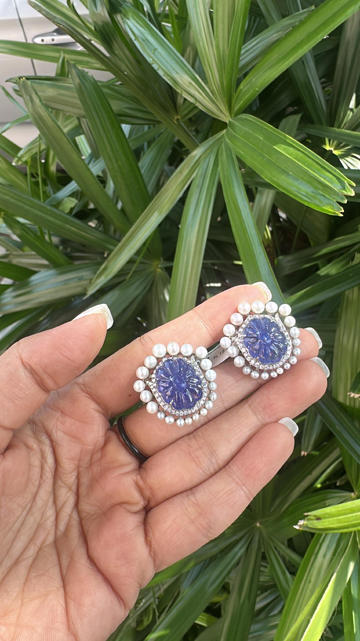 Boucles d'oreilles en or 18 carats, Tanzanites sculptées, perles d'eau douce et diamants en vente 6