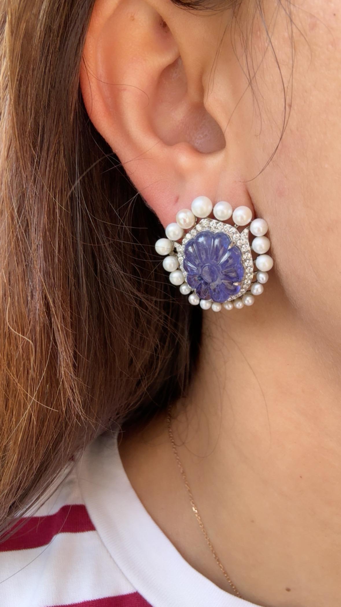 Boucles d'oreilles en or 18 carats, Tanzanites sculptées, perles d'eau douce et diamants Unisexe en vente