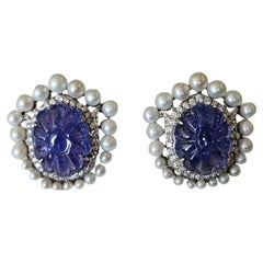 Boucles d'oreilles en or 18 carats, Tanzanites sculptées, perles d'eau douce et diamants