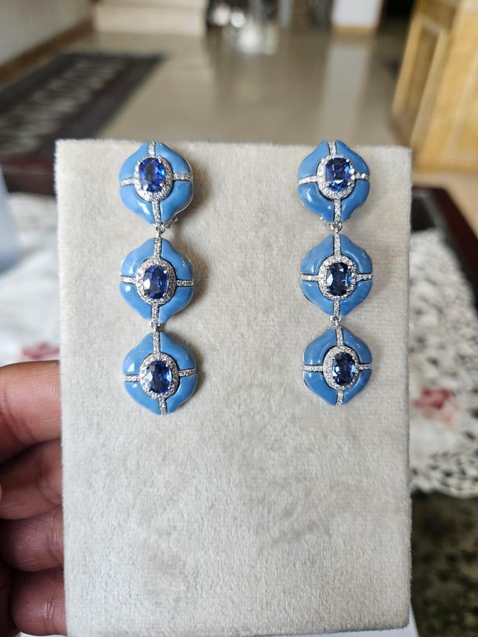 Chandelier-Ohrring aus 18 Karat Gold, blauen Ceylon-Saphiren, blauen Opalen und Diamanten im Angebot 4