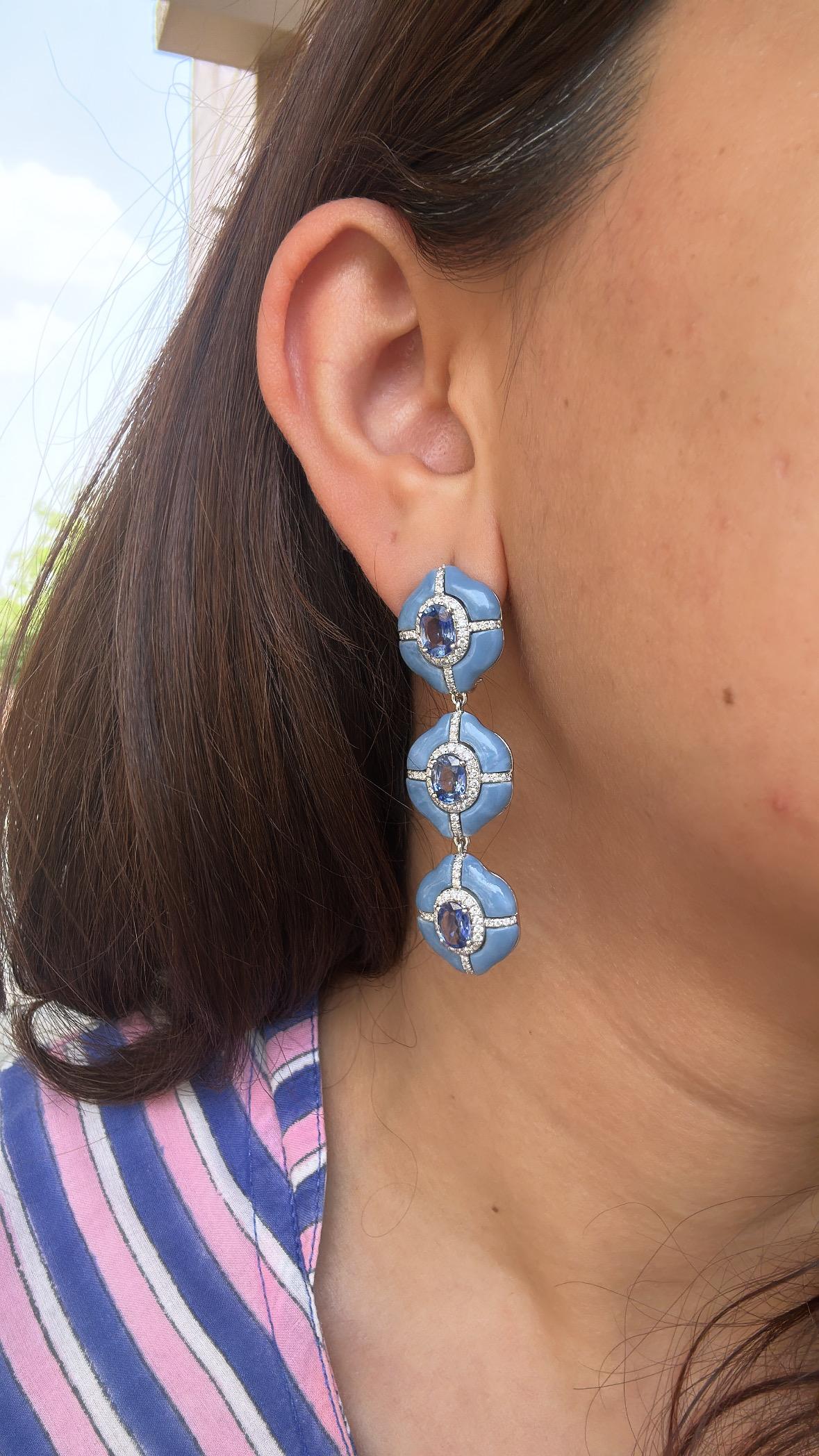 Chandelier-Ohrring aus 18 Karat Gold, blauen Ceylon-Saphiren, blauen Opalen und Diamanten für Damen oder Herren im Angebot