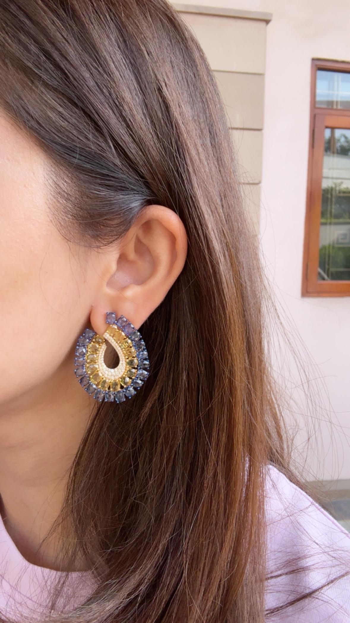 Orecchini a cerchio in oro 18 carati, zaffiri blu di Ceylon, zaffiri gialli e diamanti in vendita 6