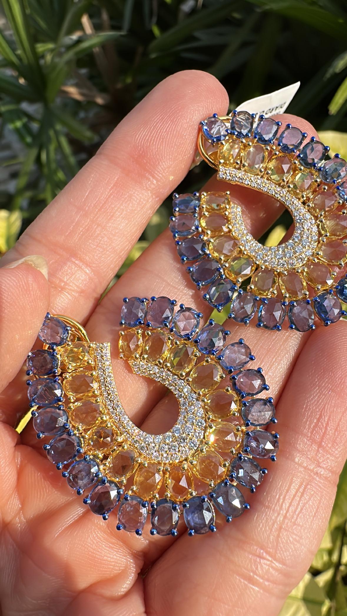 Orecchini a cerchio in oro 18 carati, zaffiri blu di Ceylon, zaffiri gialli e diamanti in vendita 3