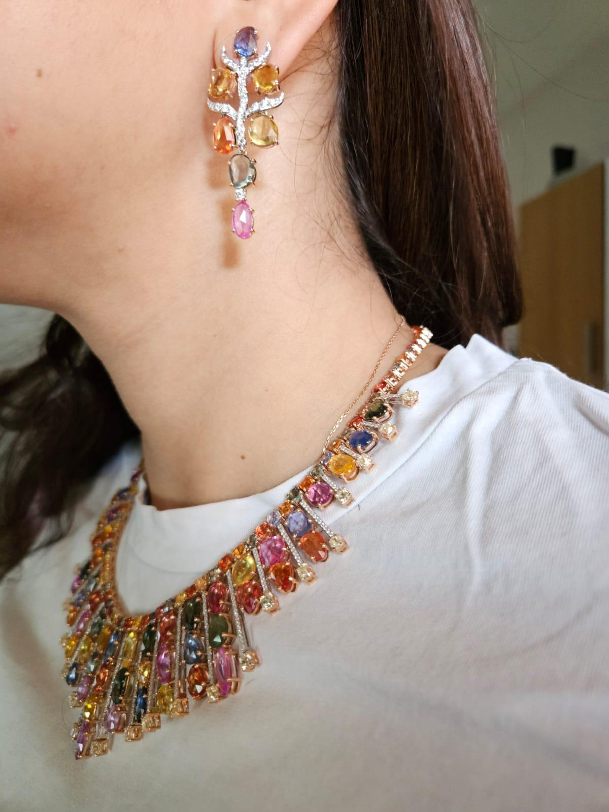 Collier et boucles d'oreilles en or 18 carats, saphirs multiples de Ceylan et diamants A Link en vente 9