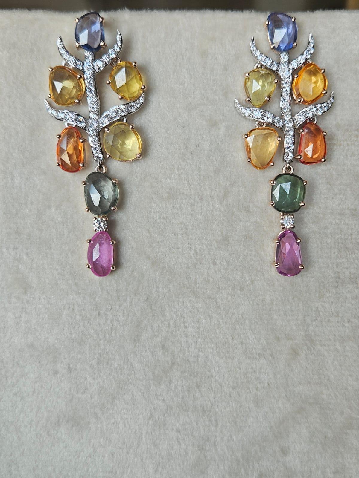 Collier et boucles d'oreilles en or 18 carats, saphirs multiples de Ceylan et diamants A Link en vente 3