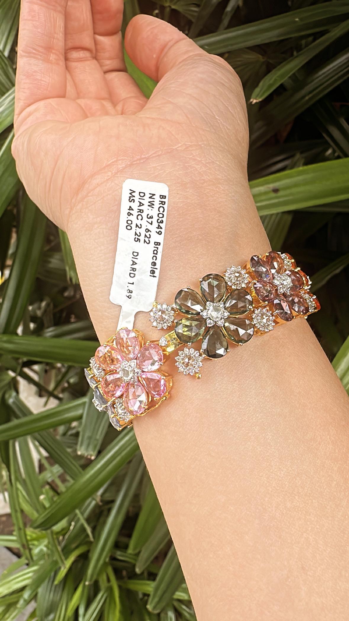 Modernes Armband aus 18 Karat Gold, Ceylon-Multisaphiren und Diamanten im Rosenschliff im Angebot 2