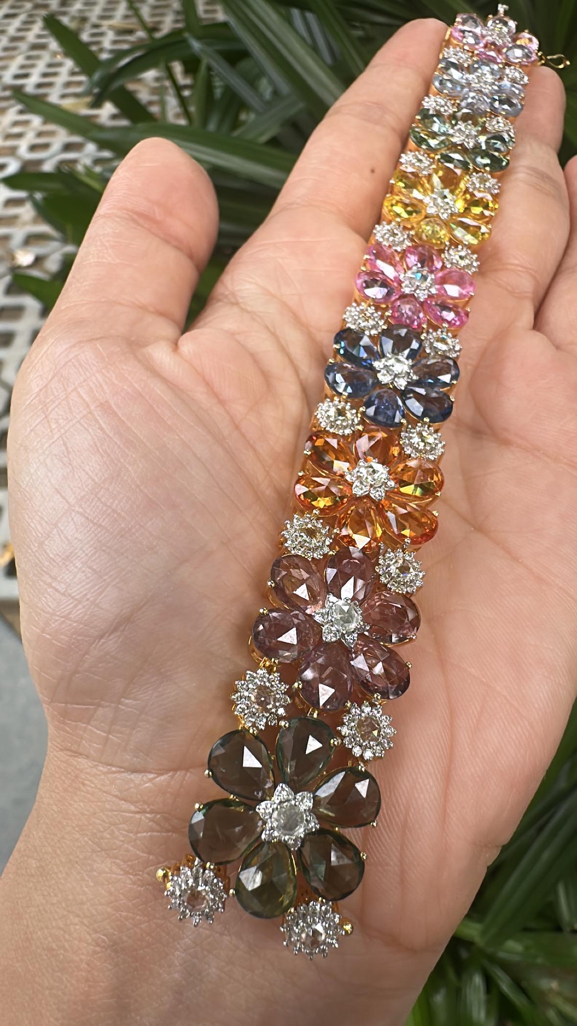 Modernes Armband aus 18 Karat Gold, Ceylon-Multisaphiren und Diamanten im Rosenschliff im Angebot 5