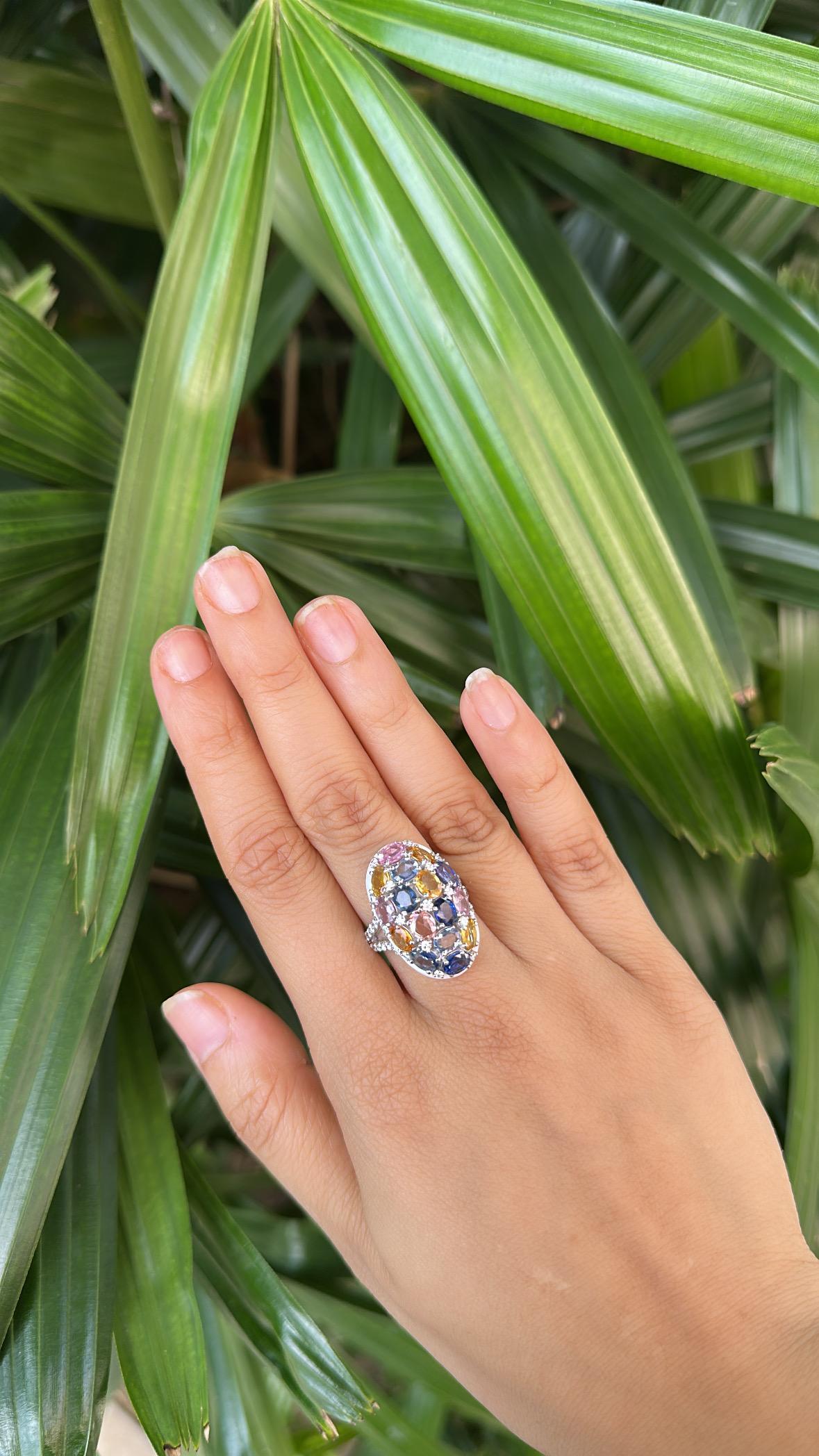 Cocktailring aus 18 Karat Gold, Ceylon-Multisaphiren, weißer Emaille und Diamanten im Angebot 5