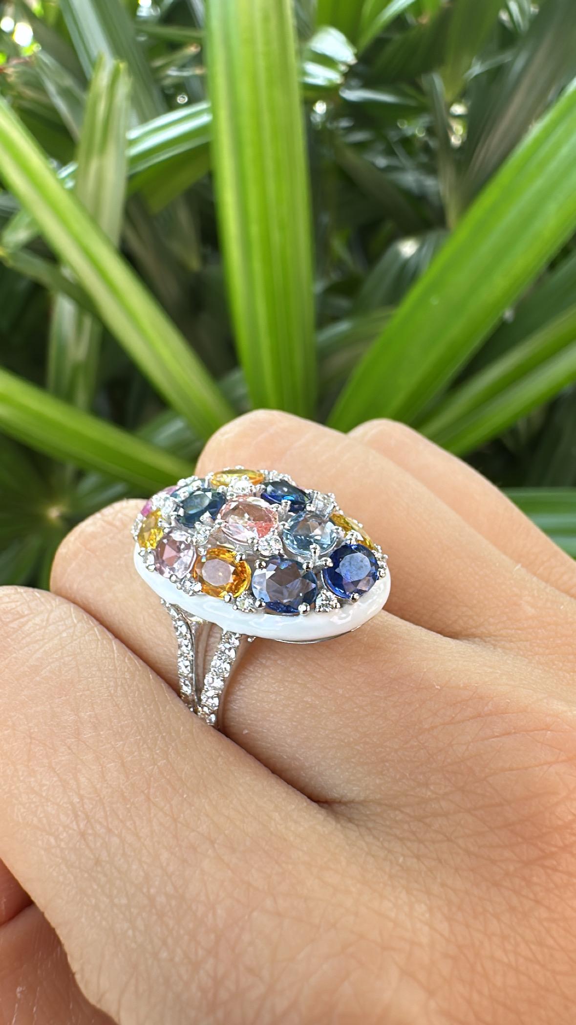 Cocktailring aus 18 Karat Gold, Ceylon-Multisaphiren, weißer Emaille und Diamanten im Angebot 9