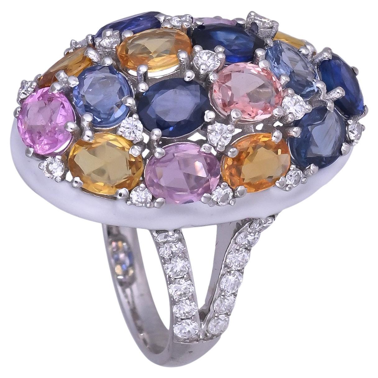 Cocktailring aus 18 Karat Gold, Ceylon-Multisaphiren, weißer Emaille und Diamanten im Angebot