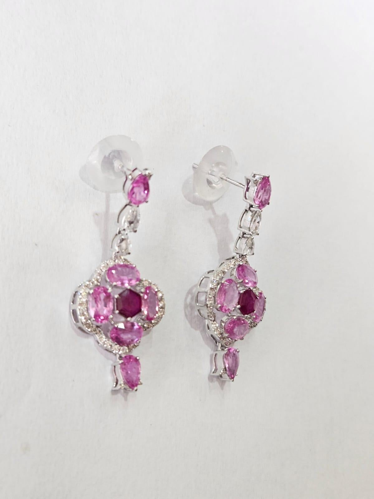 18K Gold, Ceylon Pink Sapphire, Rubine und Diamanten im Rosenschliff, Ohrringe mit Ohrring im Zustand „Neu“ im Angebot in Hong Kong, HK