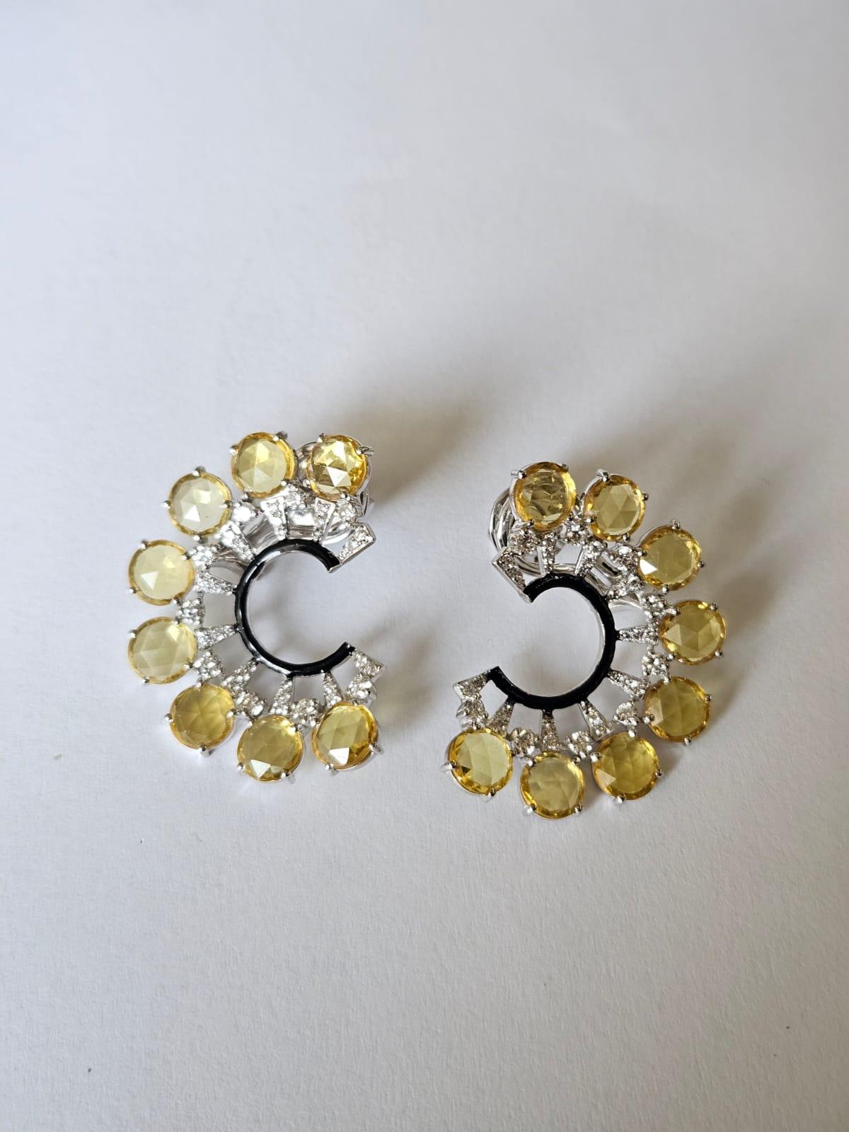 Taglio a rosa Orecchini a cerchio in oro 18 carati, zaffiri gialli di Ceylon, smalto nero e diamanti in vendita