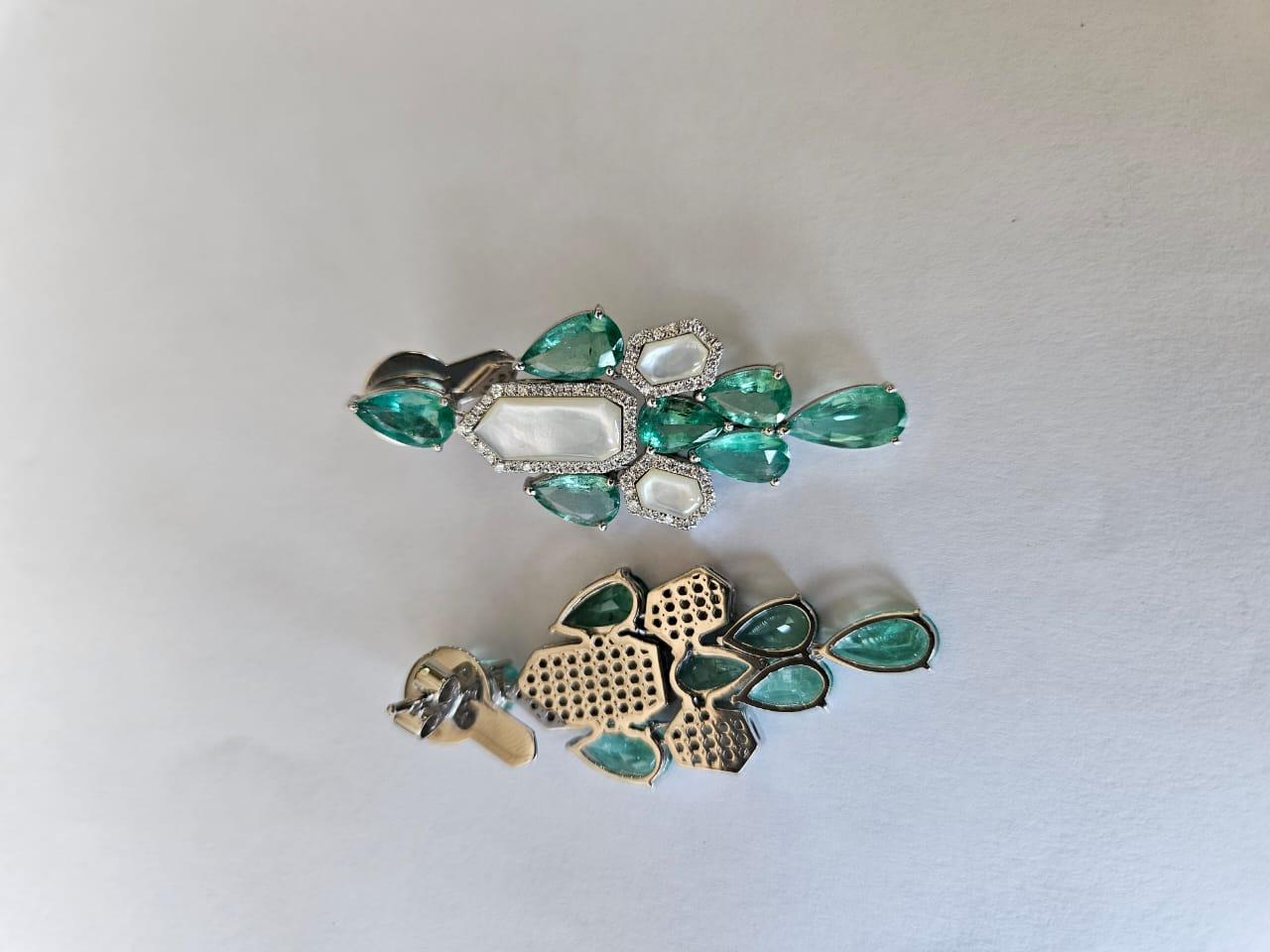 Pear Cut Set in 18K Gold, Colombian Emerald, Pearls & Diamonds Chandelier Earrings For Sale