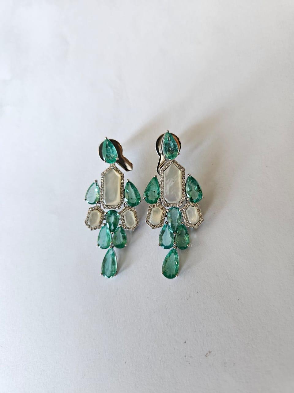 Women's or Men's Set in 18K Gold, Colombian Emerald, Pearls & Diamonds Chandelier Earrings For Sale