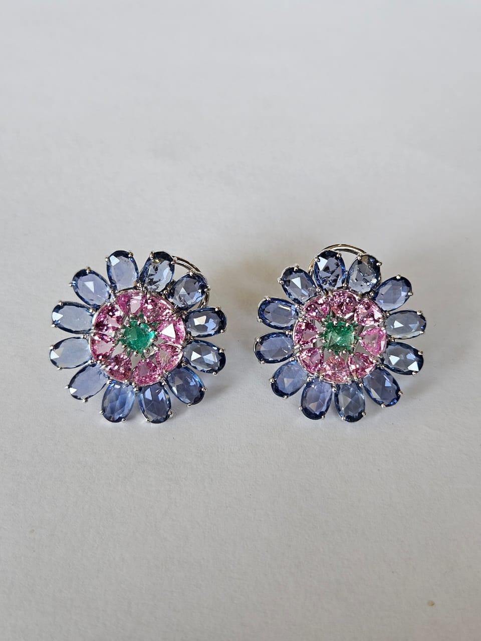 Set in 18K Gold, Colombian Emerald Sugarloaf & Multi Sapphires Stud Earrings In New Condition For Sale In Hong Kong, HK