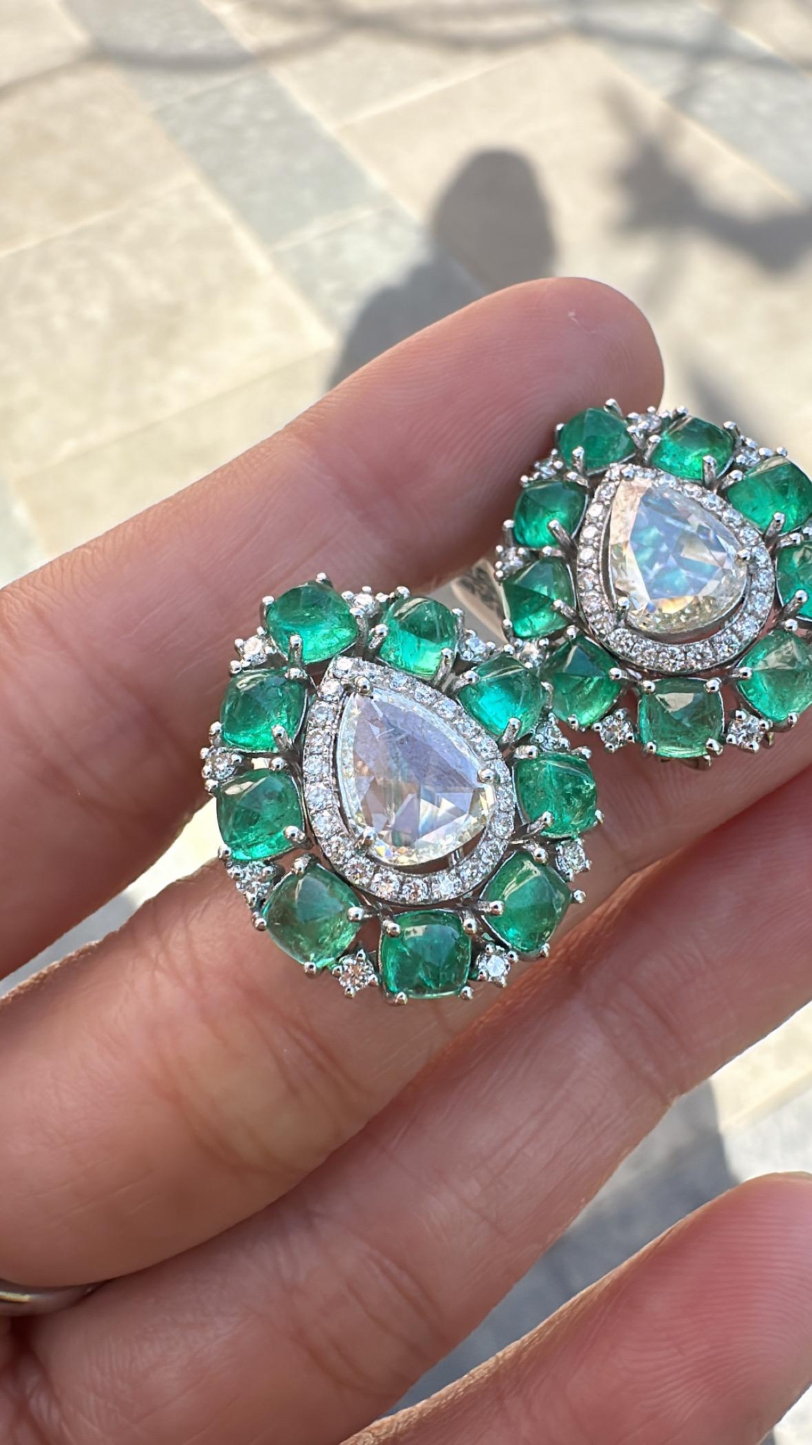 Modern Set in 18K Gold, Colombian Emerald Sugarloafs & Rose Cut Diamonds Stud Earrings For Sale