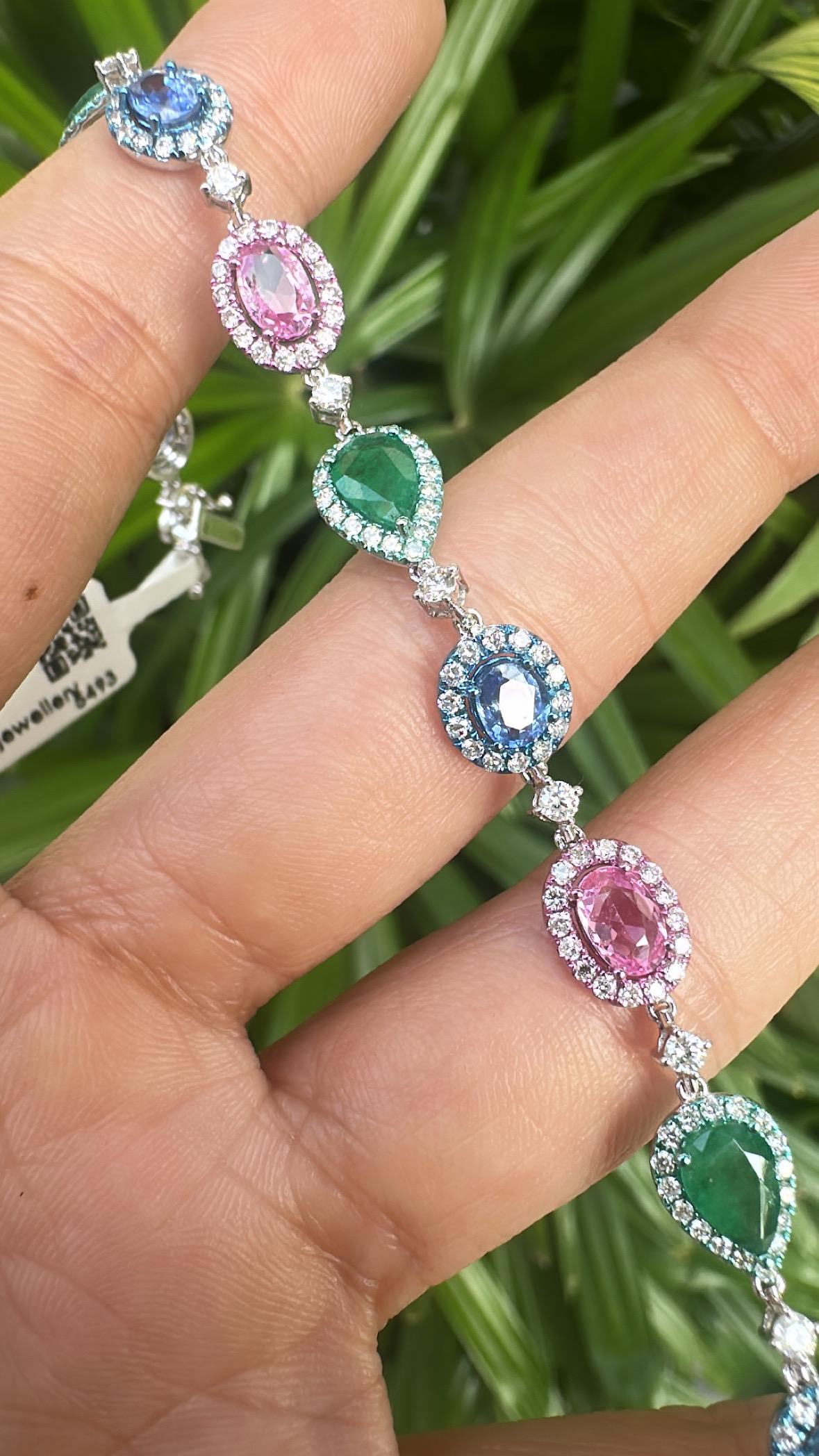Bracelet en or 18 carats, émeraude, saphir bleu, saphir rose et diamants A Link en vente 3