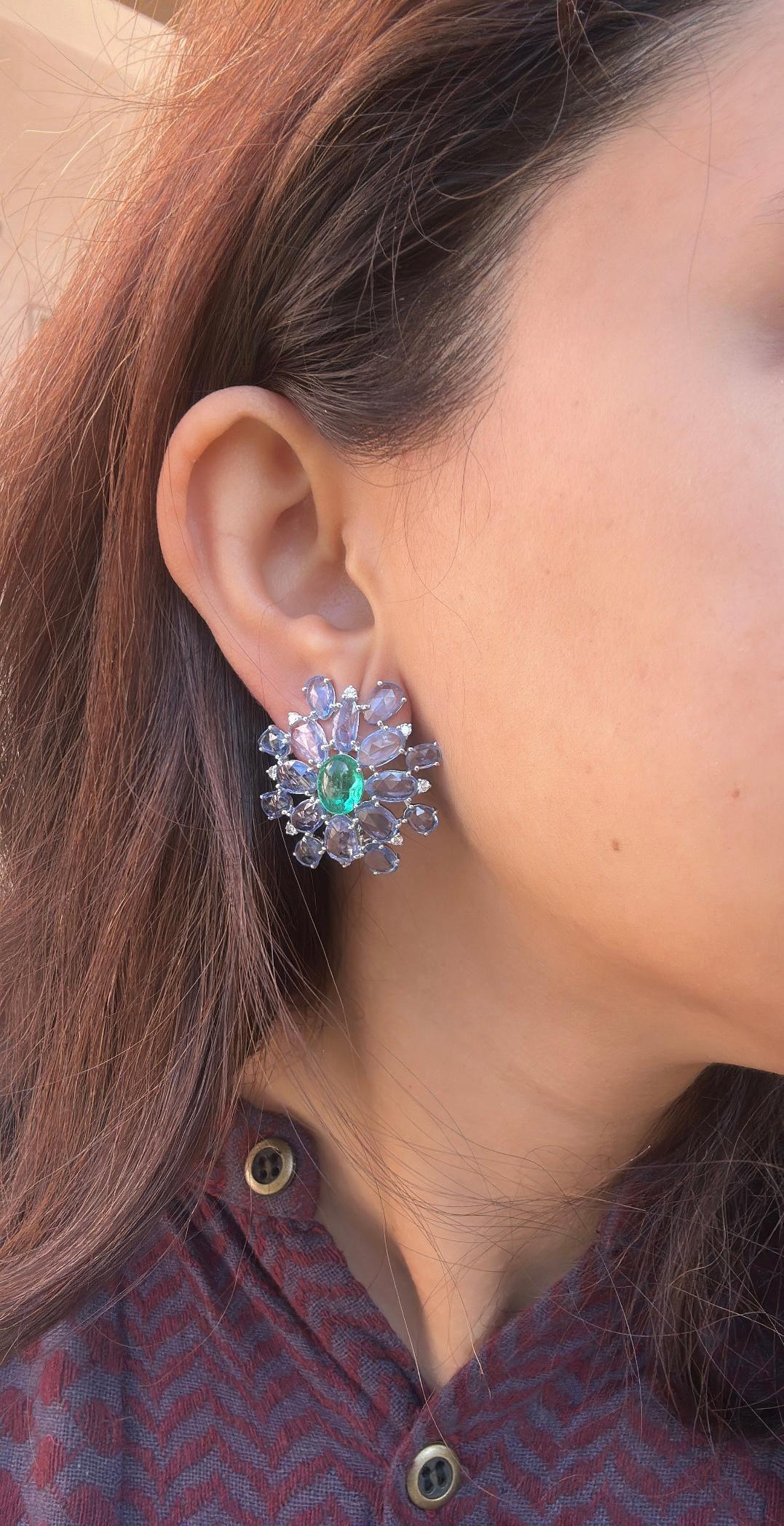 Women's or Men's Set in 18K Gold, Emerald Cabochons, Blue Sapphires & Diamonds Stud Earrings For Sale
