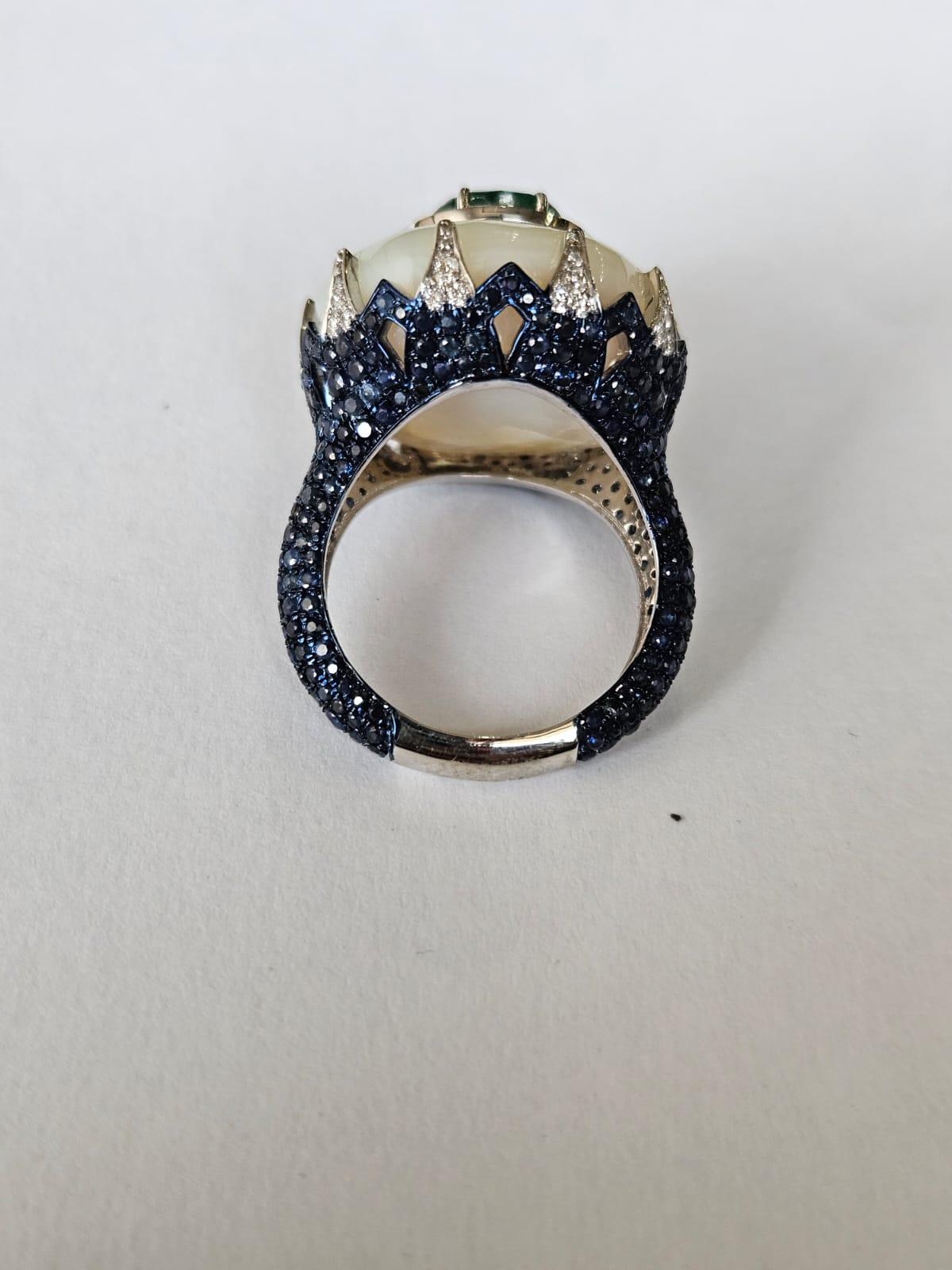 Set in 18K Gold, Emerald, Mother of Pearl, Blue Sapphire & Diamond Cocktail Ring In New Condition For Sale In Hong Kong, HK