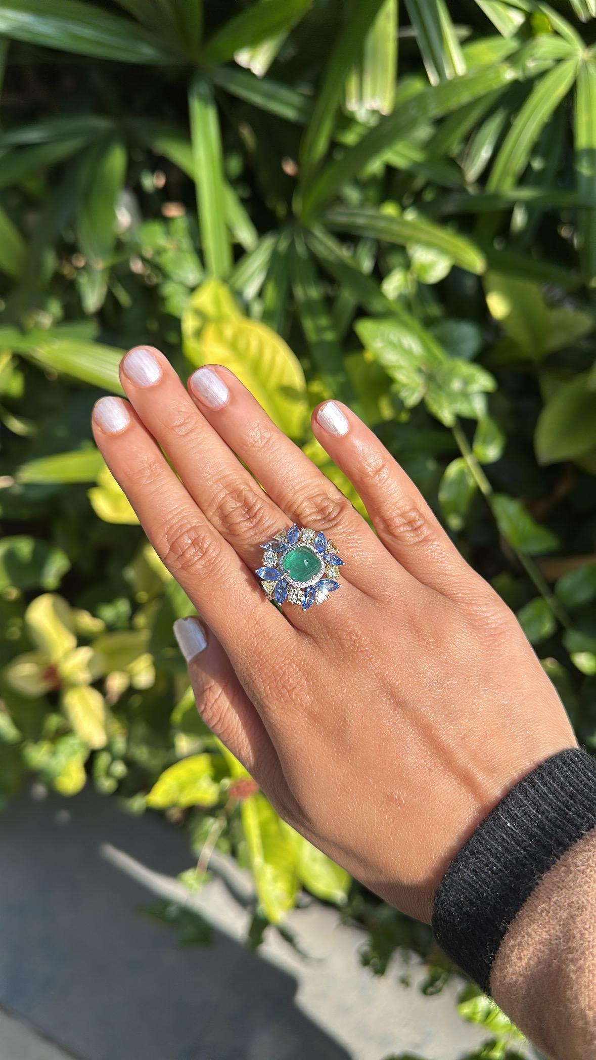 Set in 18K Gold, Emerald sugarloaf, Blue Sapphires & Diamonds Cocktail Ring For Sale 2