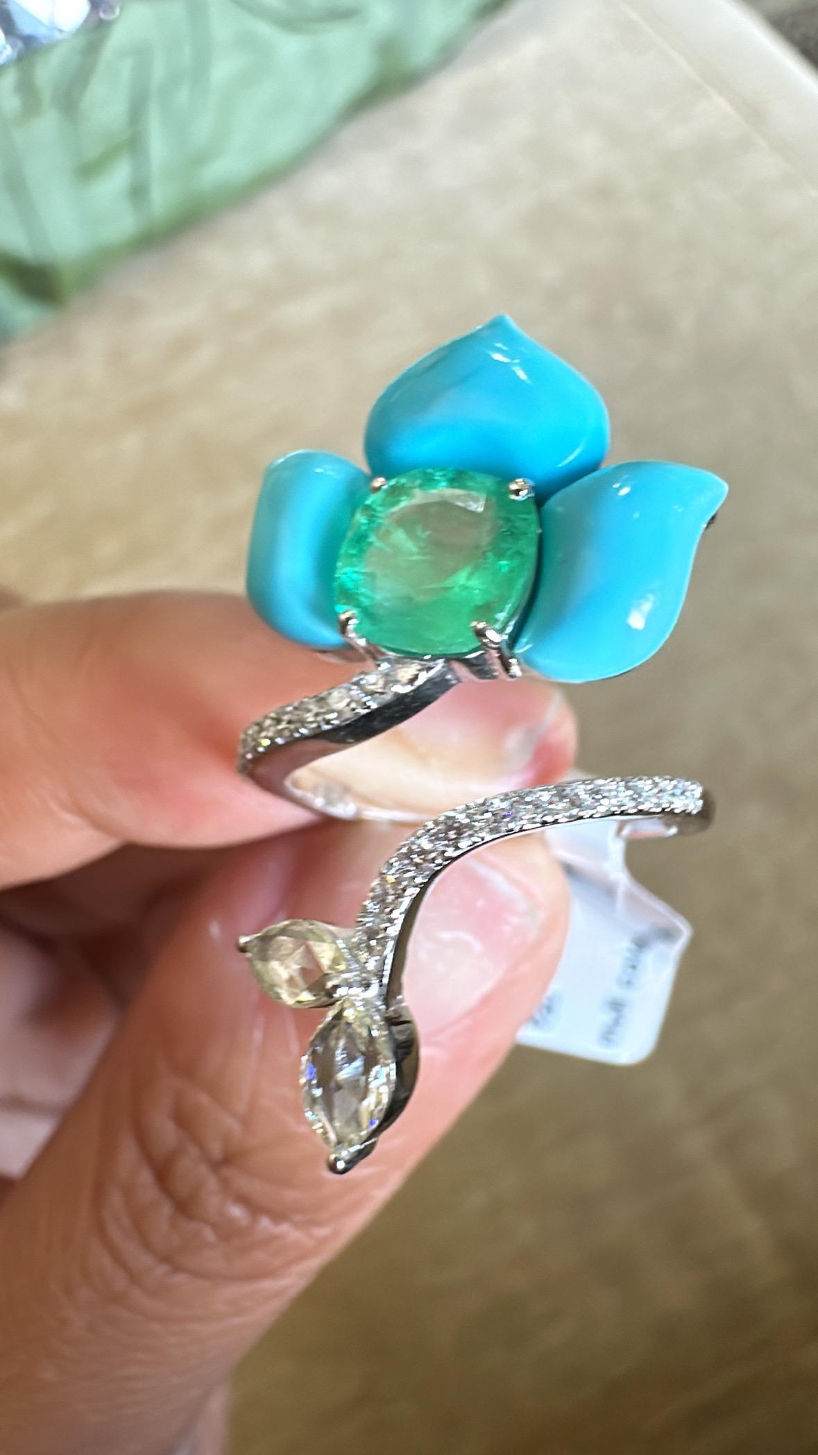 Cocktailring aus 18 Karat Gold, Smaragd, Türkis und Diamanten im Rosenschliff im Angebot 1