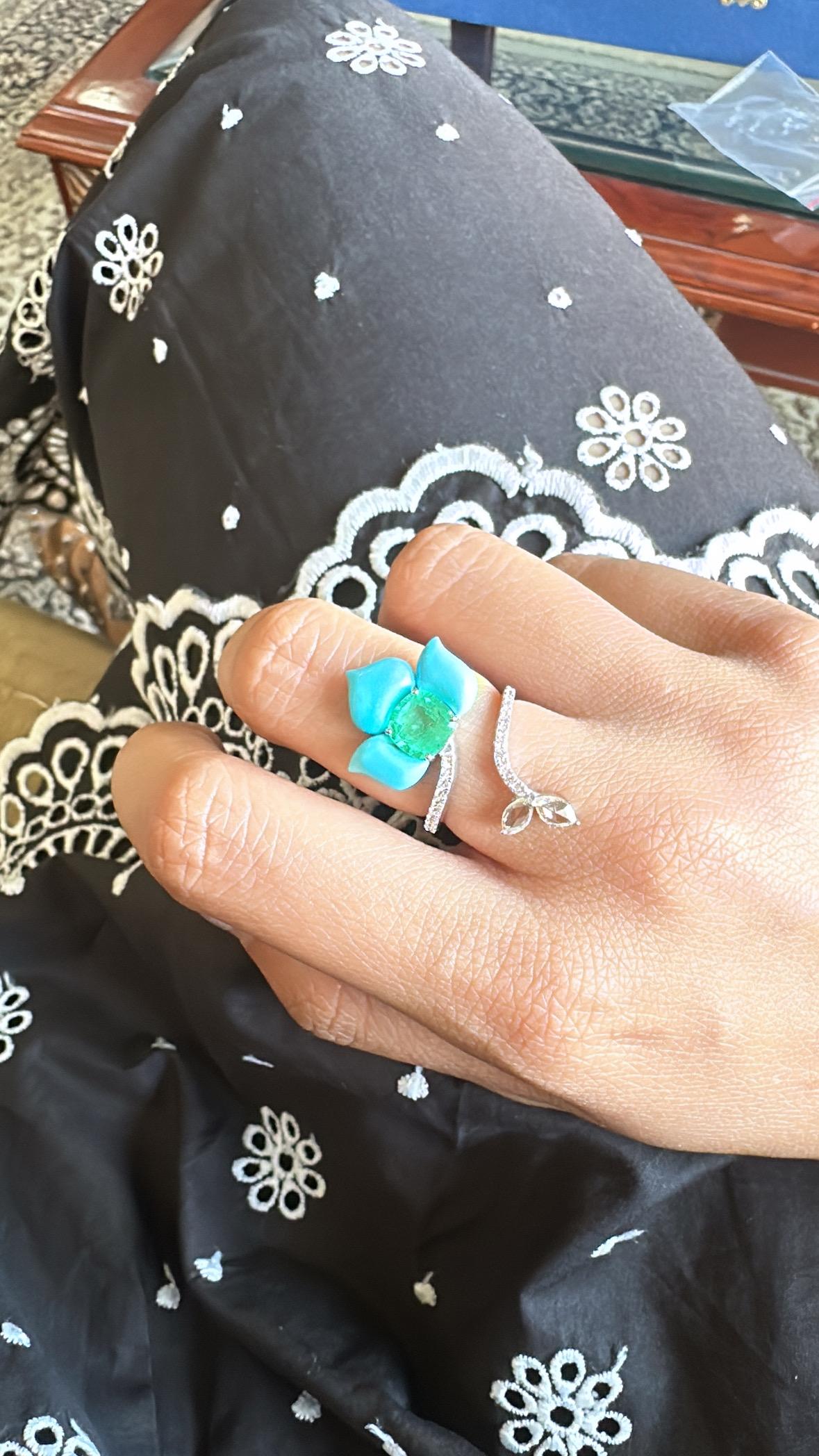 Cocktailring aus 18 Karat Gold, Smaragd, Türkis und Diamanten im Rosenschliff im Angebot 3