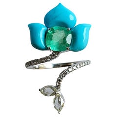 Anello cocktail con smeraldo, turchese e diamanti taglio rosa incastonati in oro 18 carati