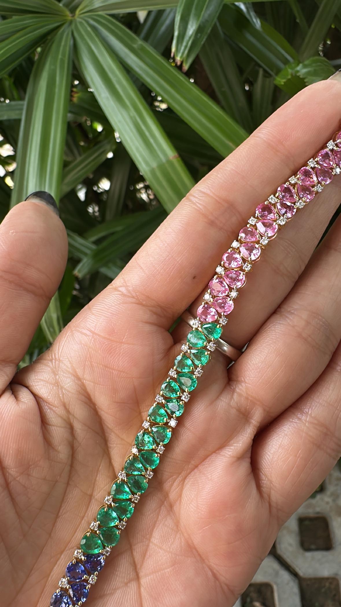 Femenino o masculino Pulsera moderna engastada en oro de 18 quilates, esmeraldas, zafiros rosas, tanzanitas y diamantes en venta