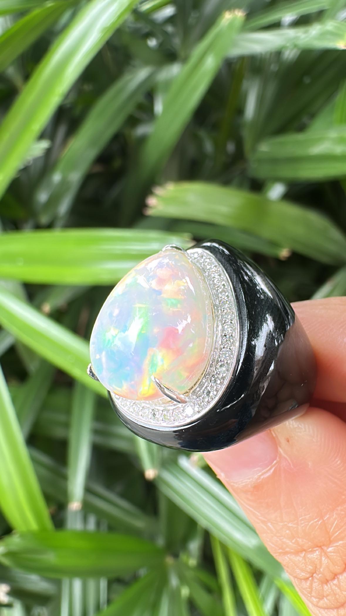 Set in 18K Gold, Äthiopischer Opal, Schwarzer Onyx & Diamanten Art Deco Kuppel  Ring im Angebot 2