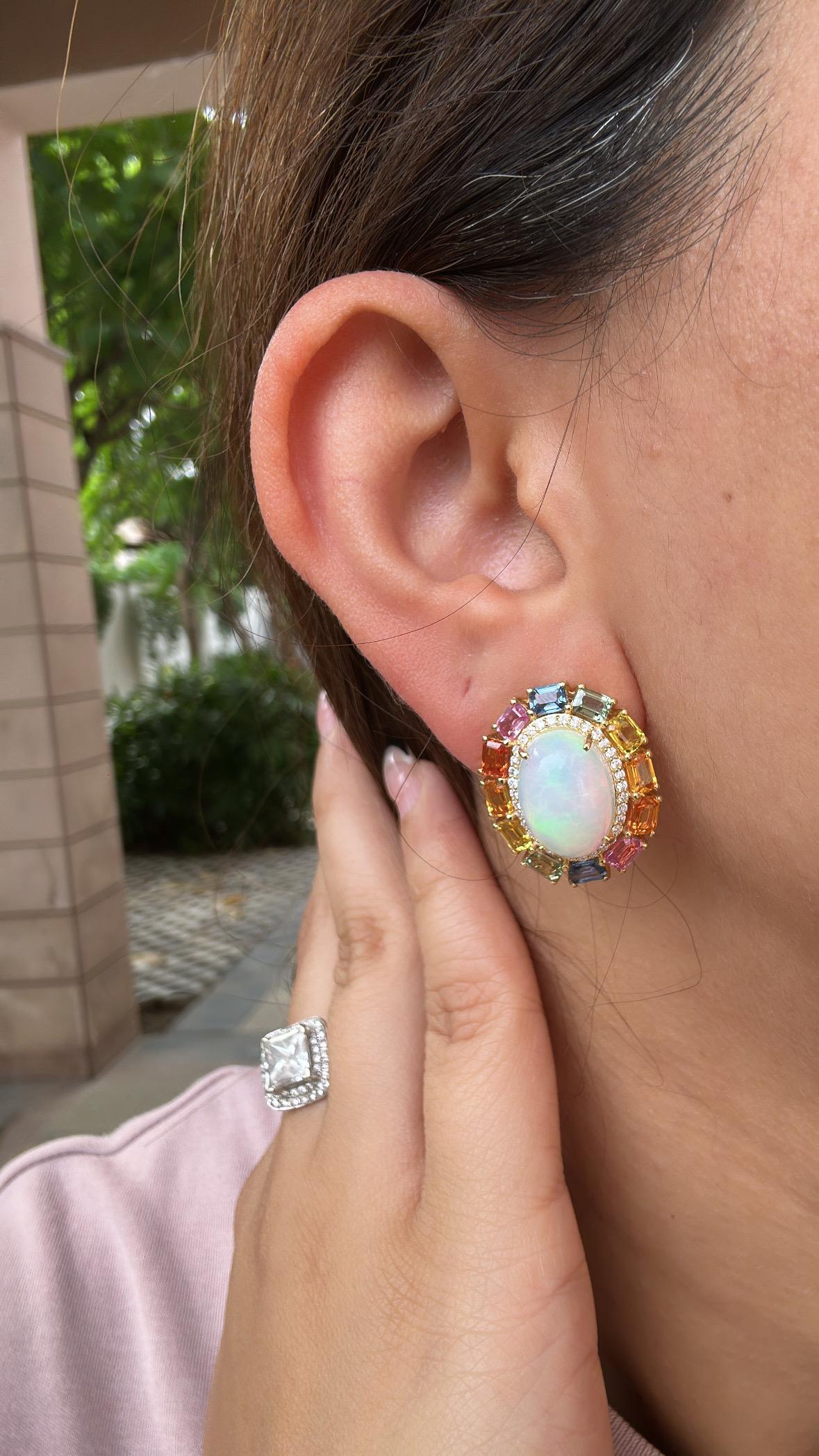 Boucles d'oreilles en or 18 carats, opale éthiopienne, saphirs multiples de Ceylan et diamants en vente 2
