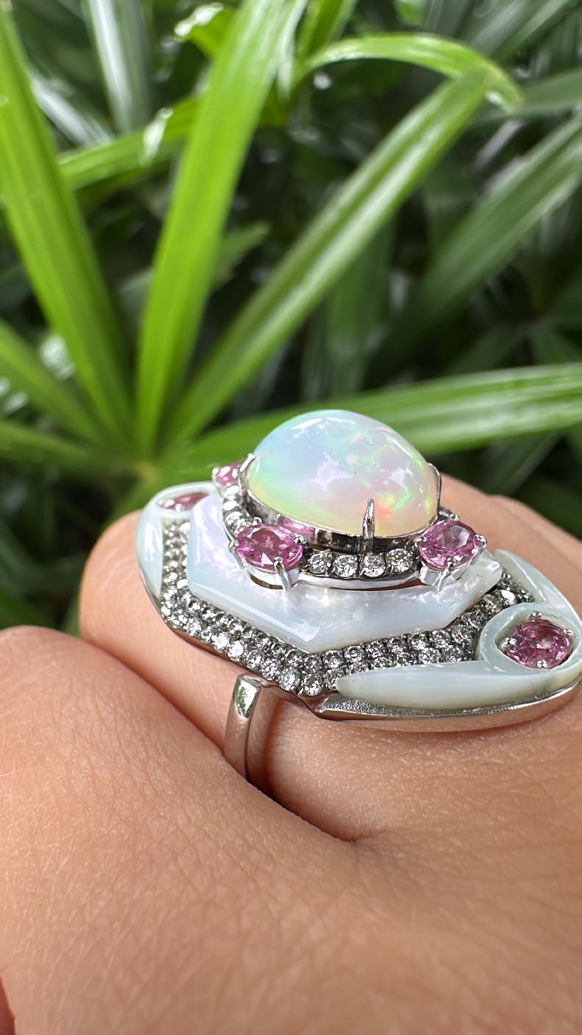 Ring aus 18 Karat Gold, äthiopischer Opal, Perlmutt, rosa Saphire und Diamanten im Angebot 4