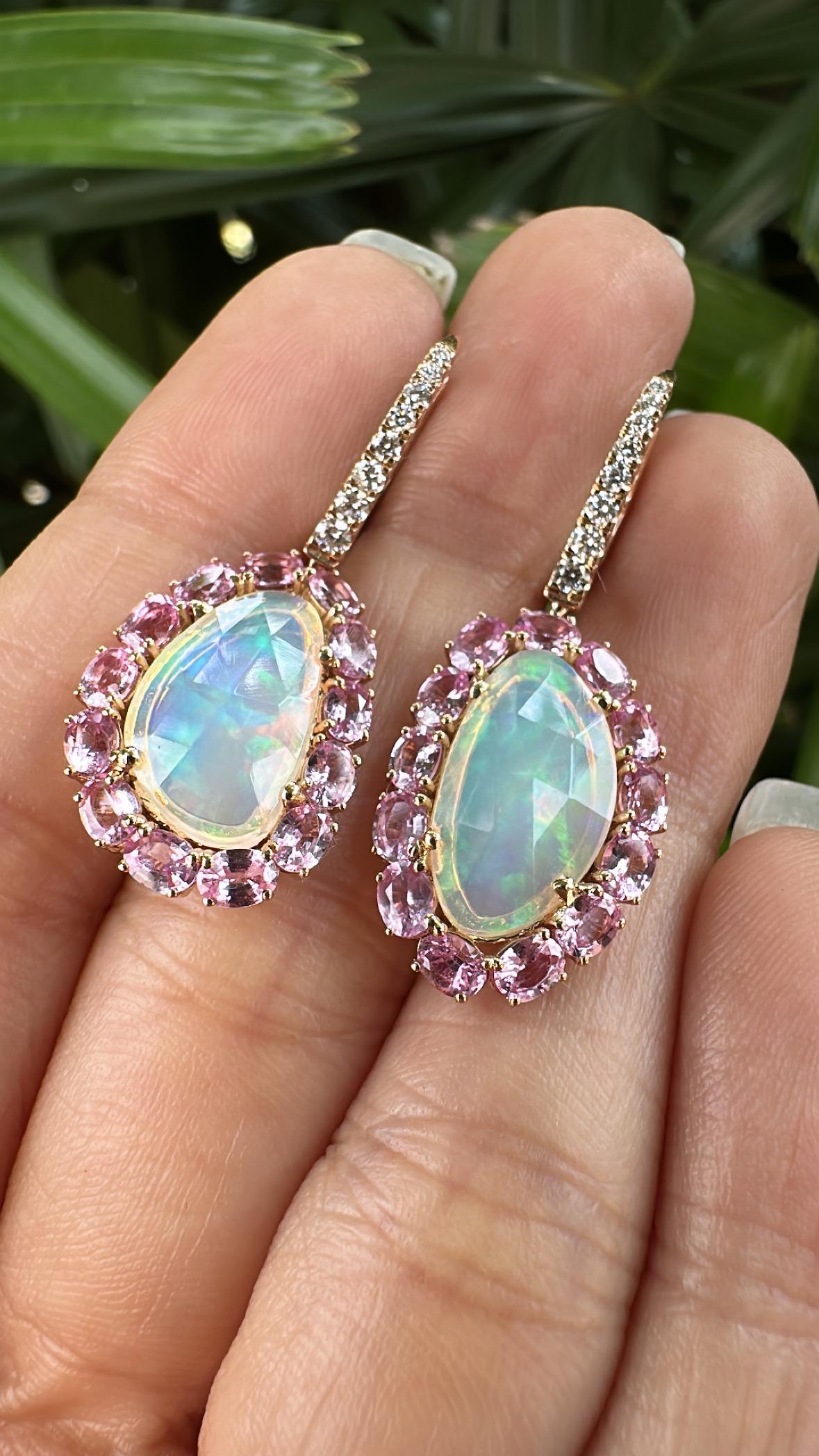 Orecchini pendenti in oro 18 carati, Opali etiopi, zaffiri rosa e diamanti in vendita 1