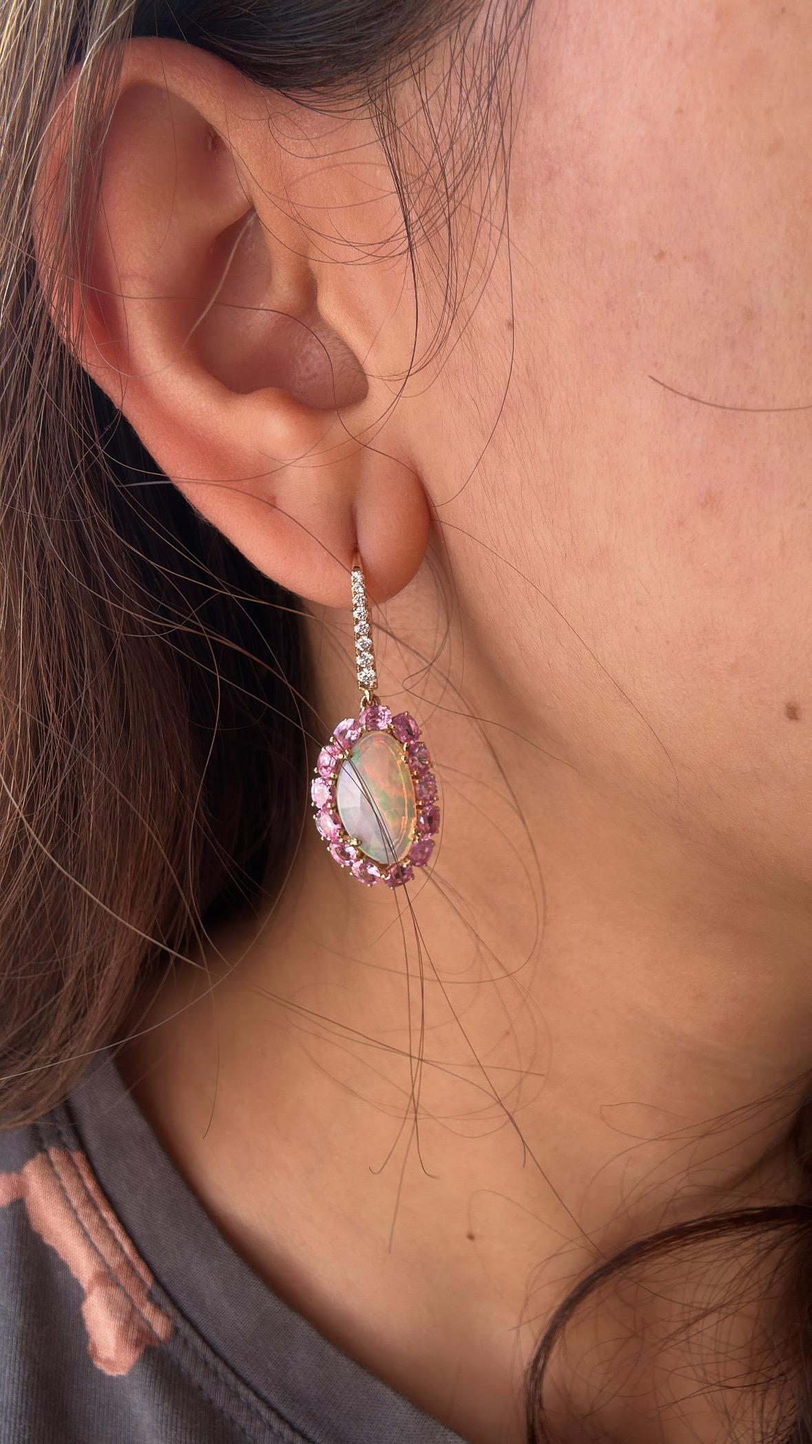 Orecchini pendenti in oro 18 carati, Opali etiopi, zaffiri rosa e diamanti in vendita 2