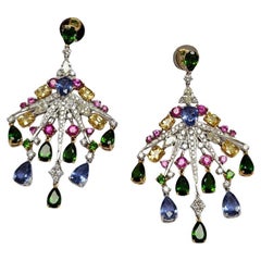 Kronleuchter-Ohrringe aus 18 Karat Gold, mehreren Saphiren, Chrom-Diopsiden und Diamanten