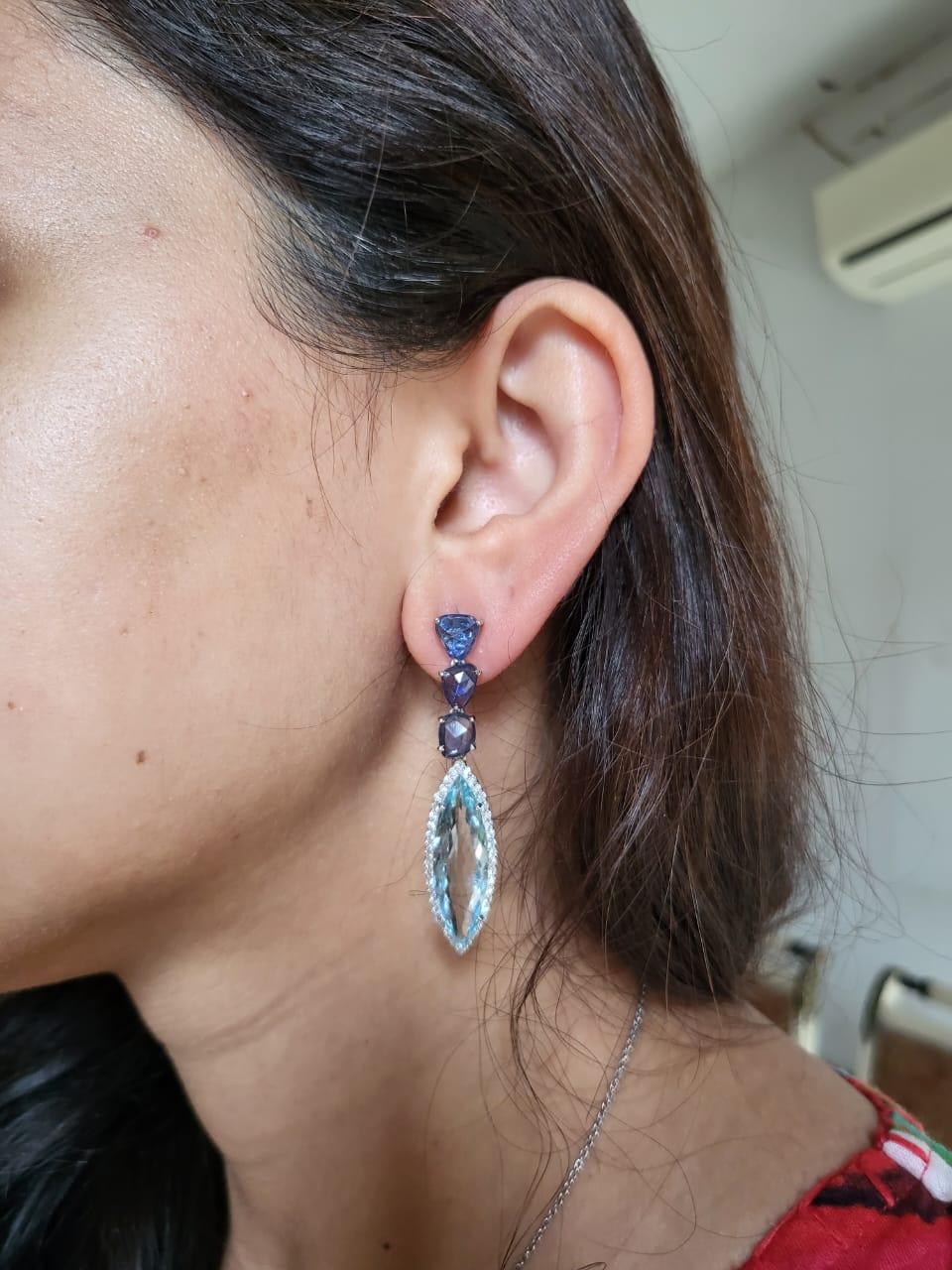 Set in 18K Gold, natural Aquamarine, Blue Sapphires & Diamonds Dangle Earrings In New Condition In Hong Kong, HK