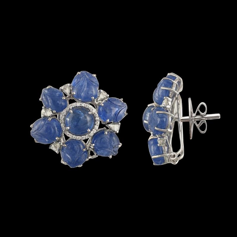 Modern Set in 18K gold, natural Burmese Blue Sapphire carved and cabochon stud earrings