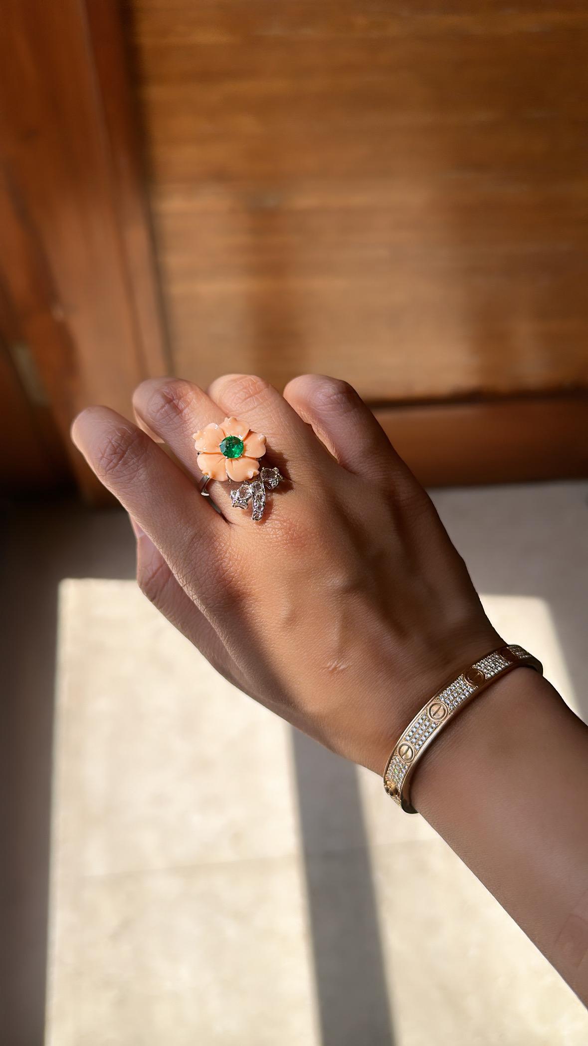 Women's or Men's Set in 18K Gold, natural carved Coral, Zambian Emerald & Diamonds Cocktail Ring For Sale