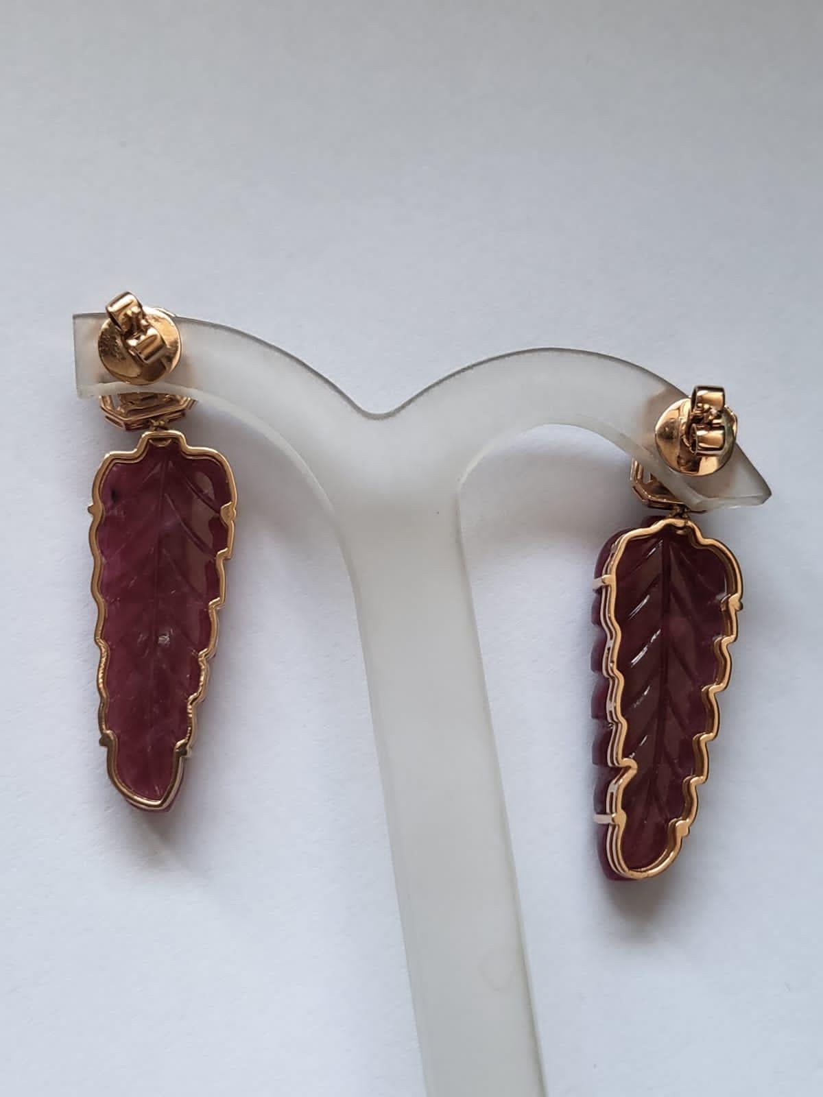 Round Cut Set in 18K Gold, Natural, Carved Mozambique Ruby & Diamonds Chandelier Earrings For Sale