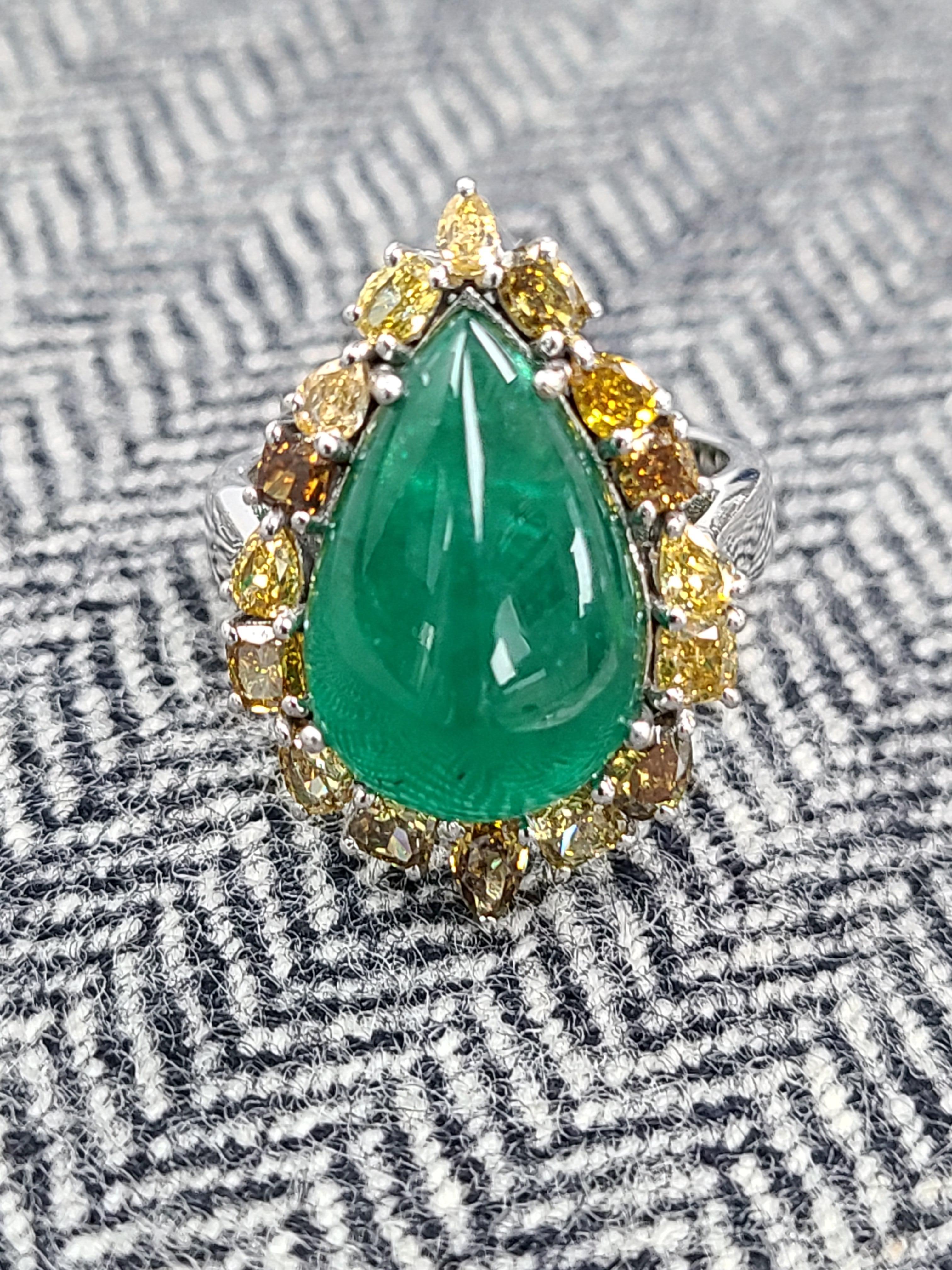 Women's or Men's 18 Karat Gold Natural Emerald Cabochon Ring with Fancy Diamonds