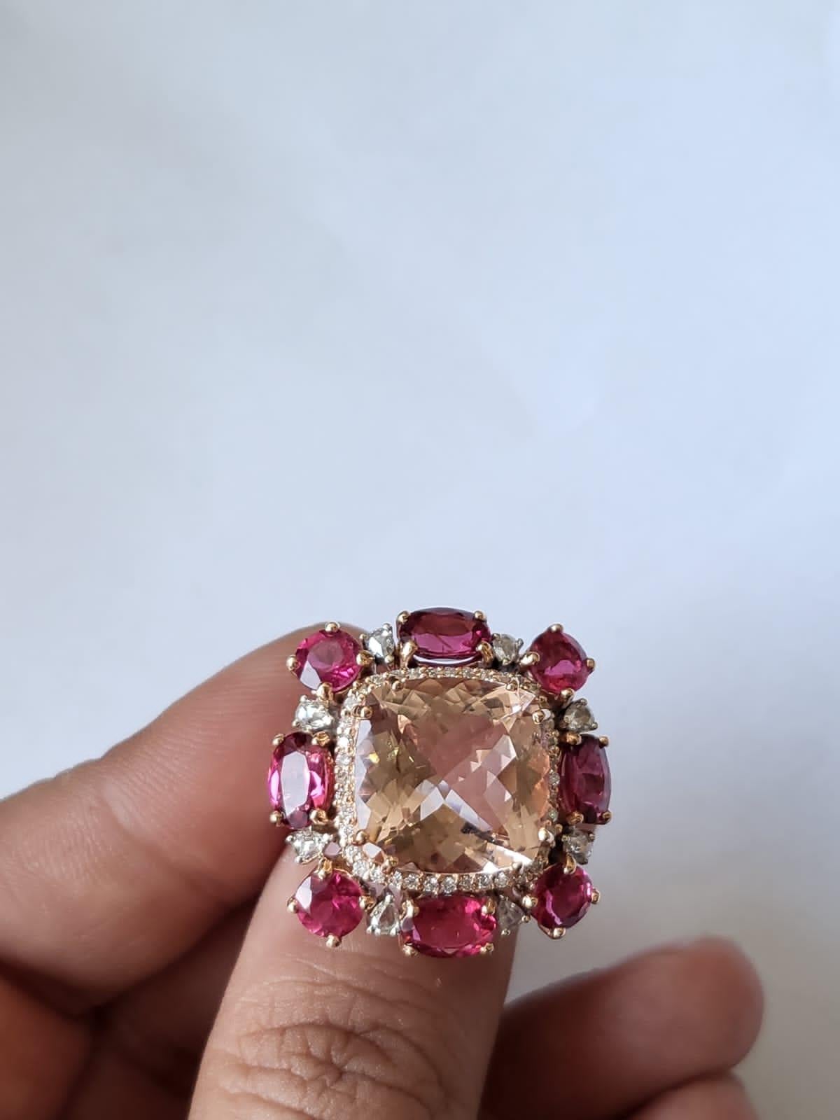 Set in 18k Gold, Natural Morganite, Rubellite & Rose Cut Diamonds Cocktail Ring In New Condition For Sale In Hong Kong, HK