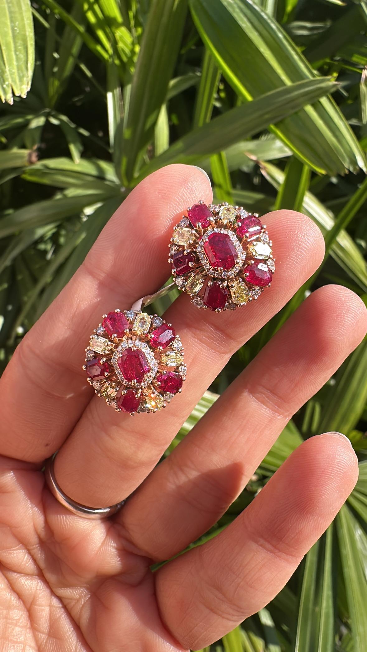 Set in 18K Gold, natural Mozambique Rubies & Yellow Diamonds Stud Earrings For Sale 4
