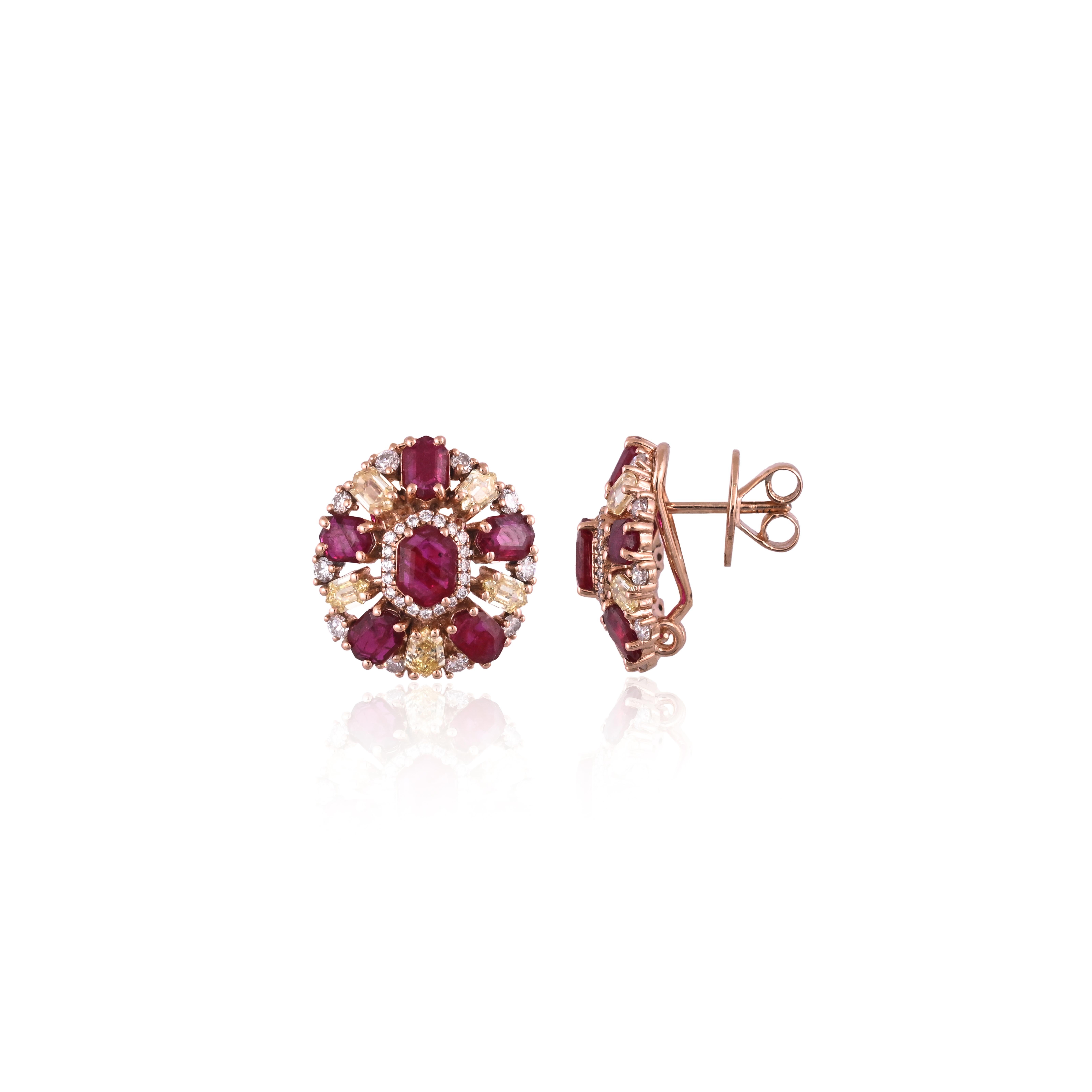 Modern Set in 18K Gold, natural Mozambique Rubies & Yellow Diamonds Stud Earrings For Sale