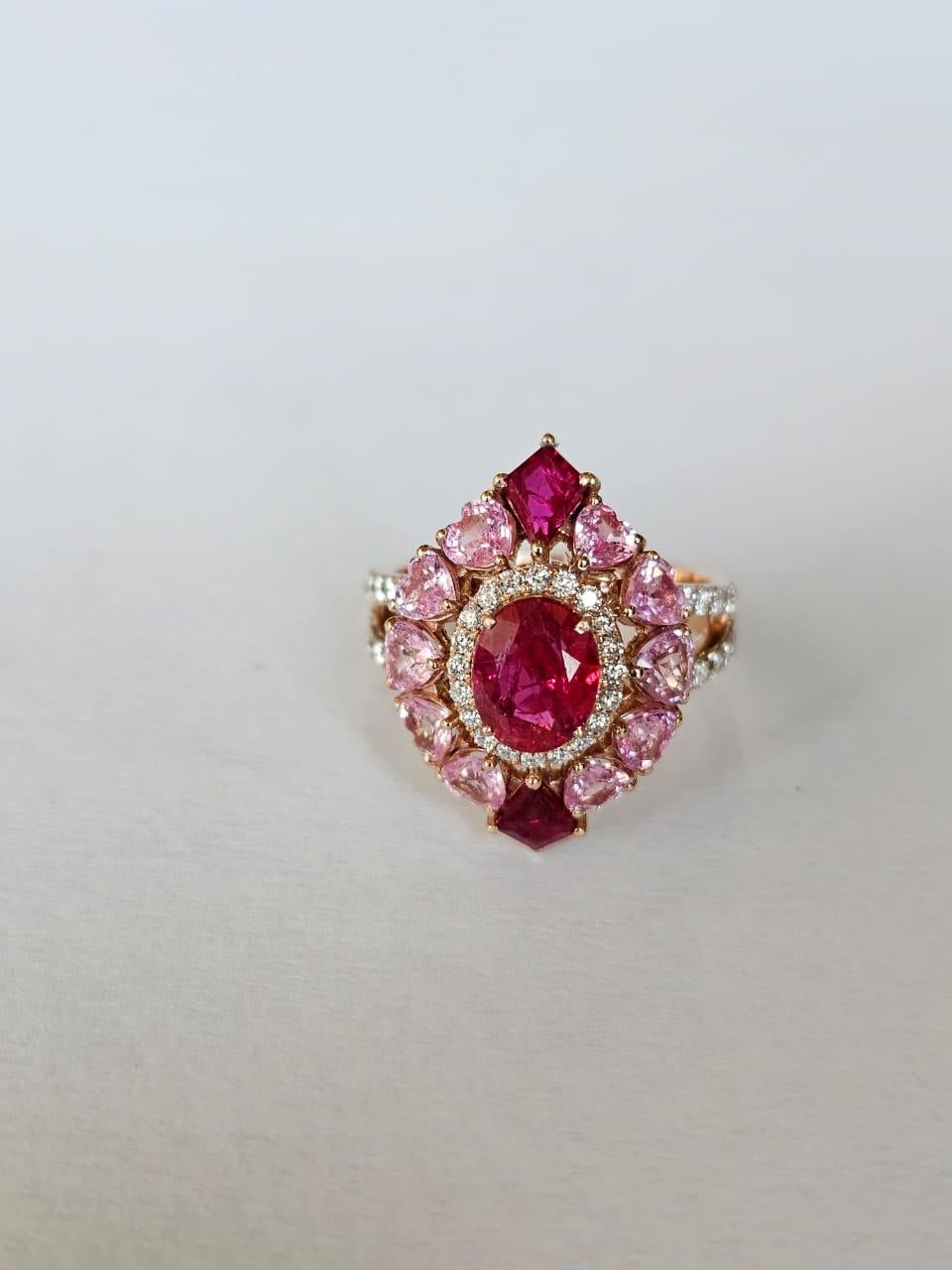 Set in 18K Gold, natural Mozambique Ruby, Pink Sapphire & Diamonds Cocktail Ring en Nuevo estado para la venta en Hong Kong, HK